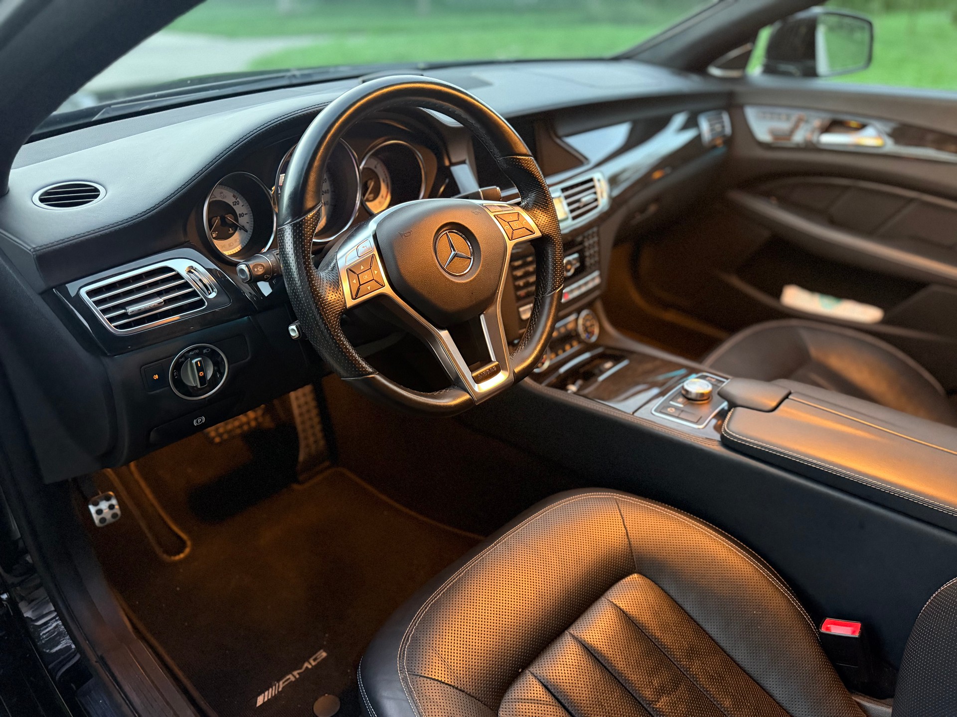 MERCEDES-BENZ CLS 350 CDI BlueEF 4matic-image-8