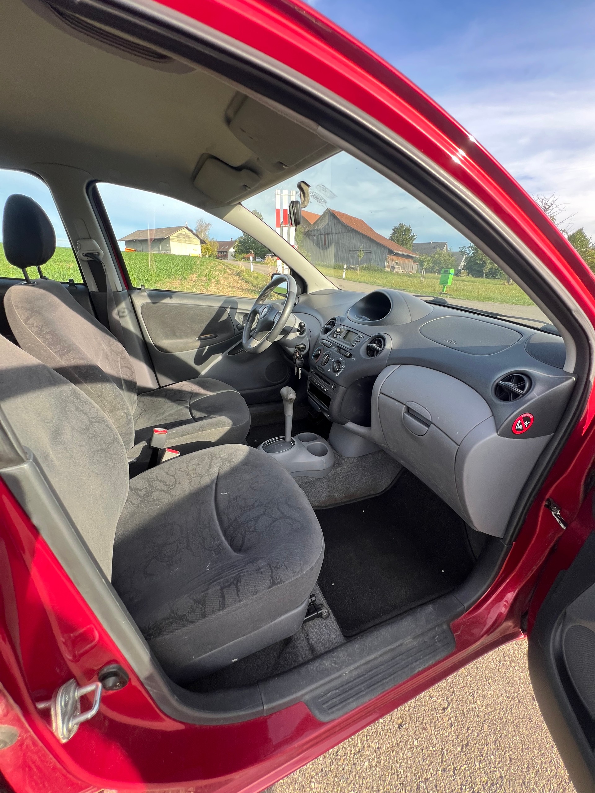 TOYOTA Yaris 1.3 Linea Sol-image-14