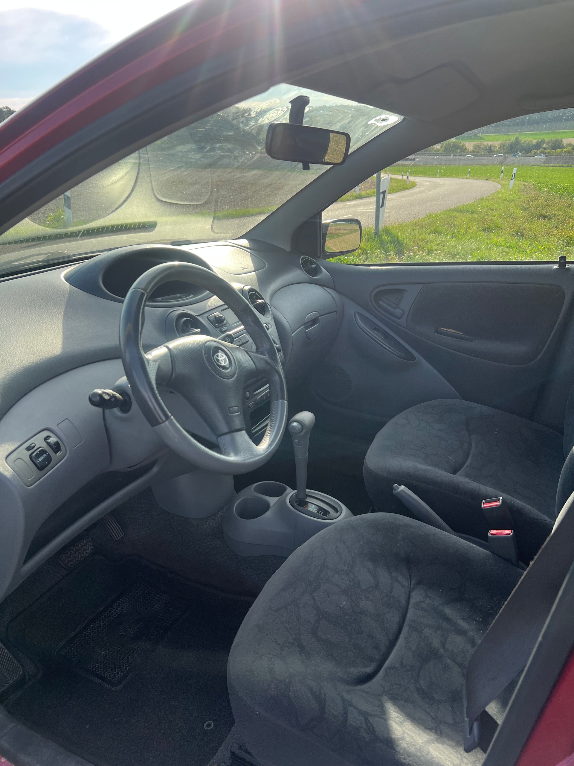 TOYOTA Yaris 1.3 Linea Sol-image-10