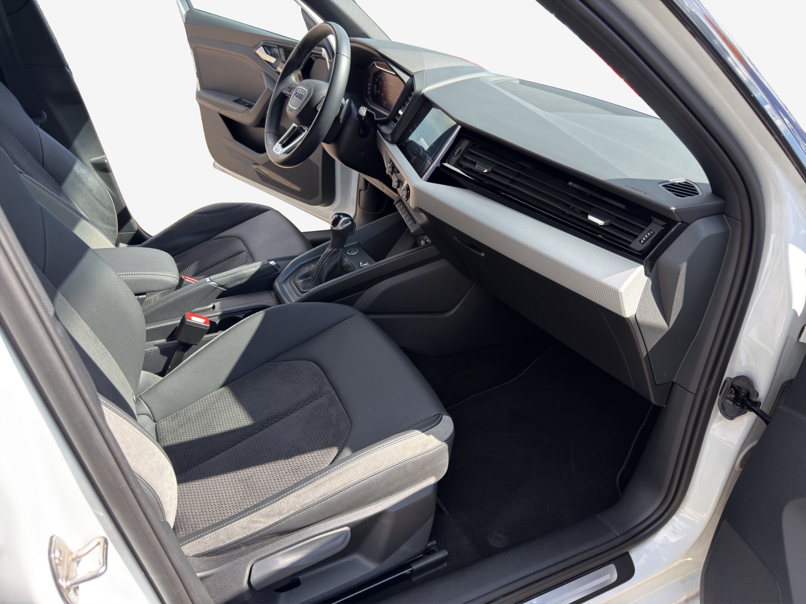 AUDI A1 Sportback 40 TFSI S Line S-tronic-image-14