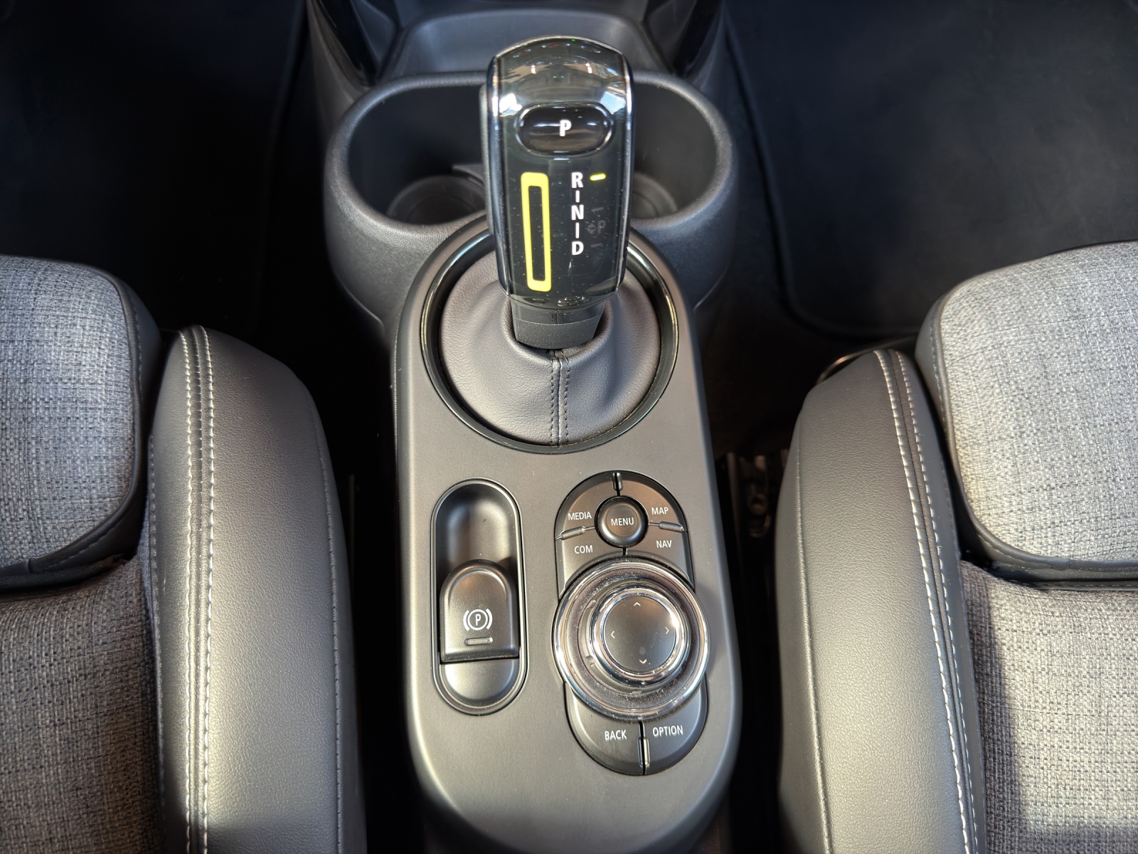 MINI Cooper SE-image-19