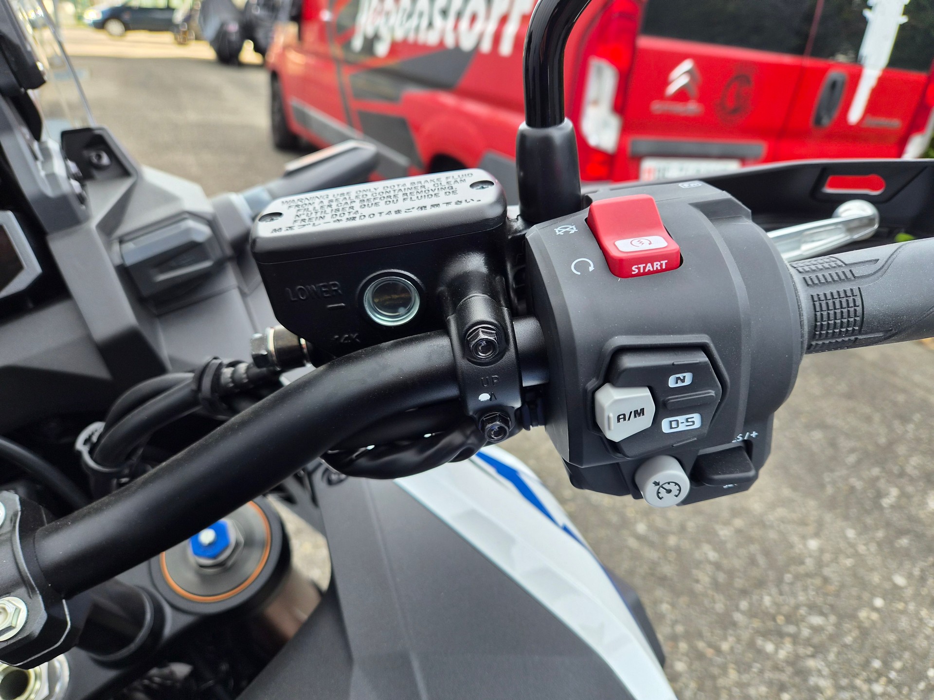 HONDA CRF 1100 DCT Africa Twin-image-9