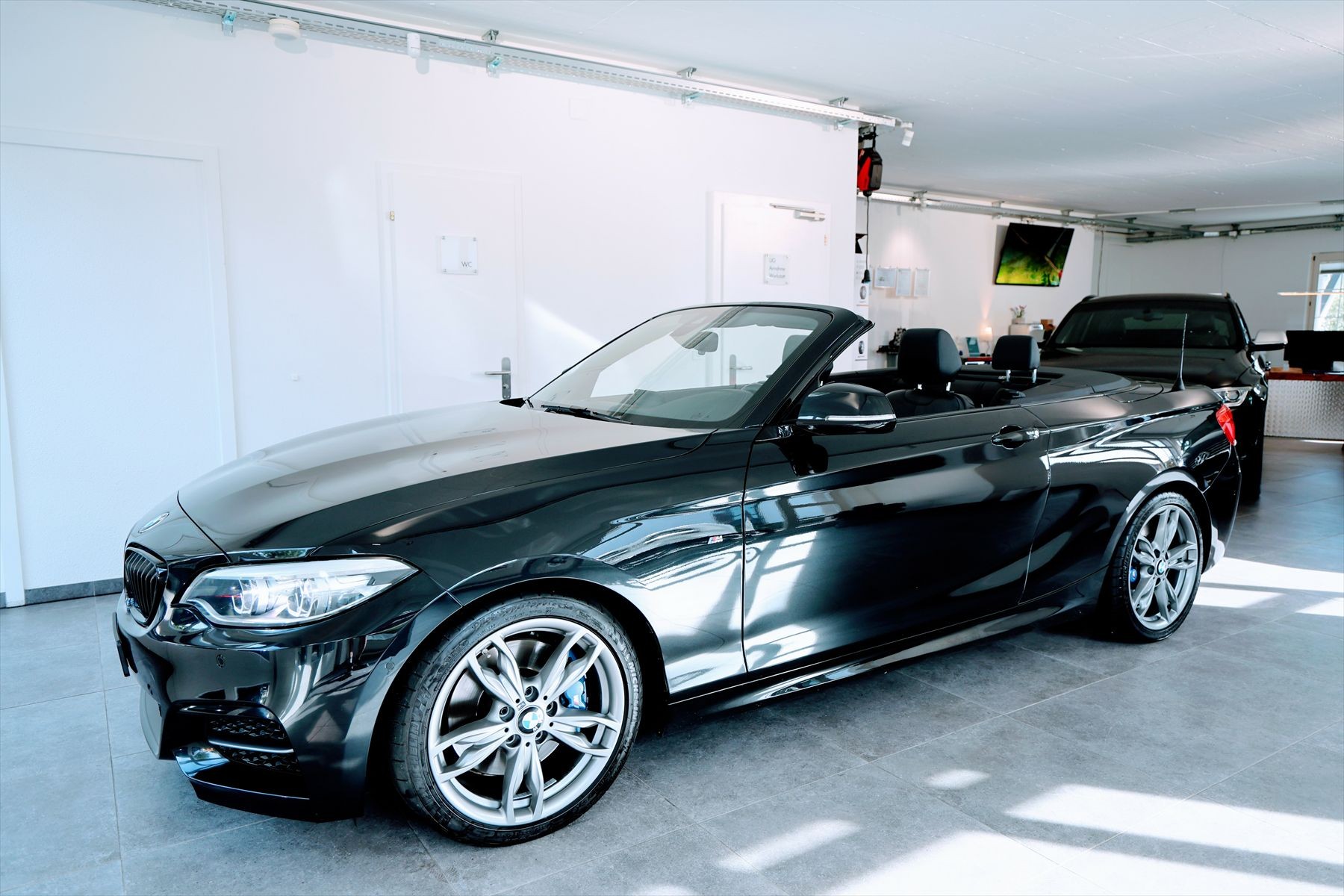 BMW M240i xDrive Cabrio LCI-image-5