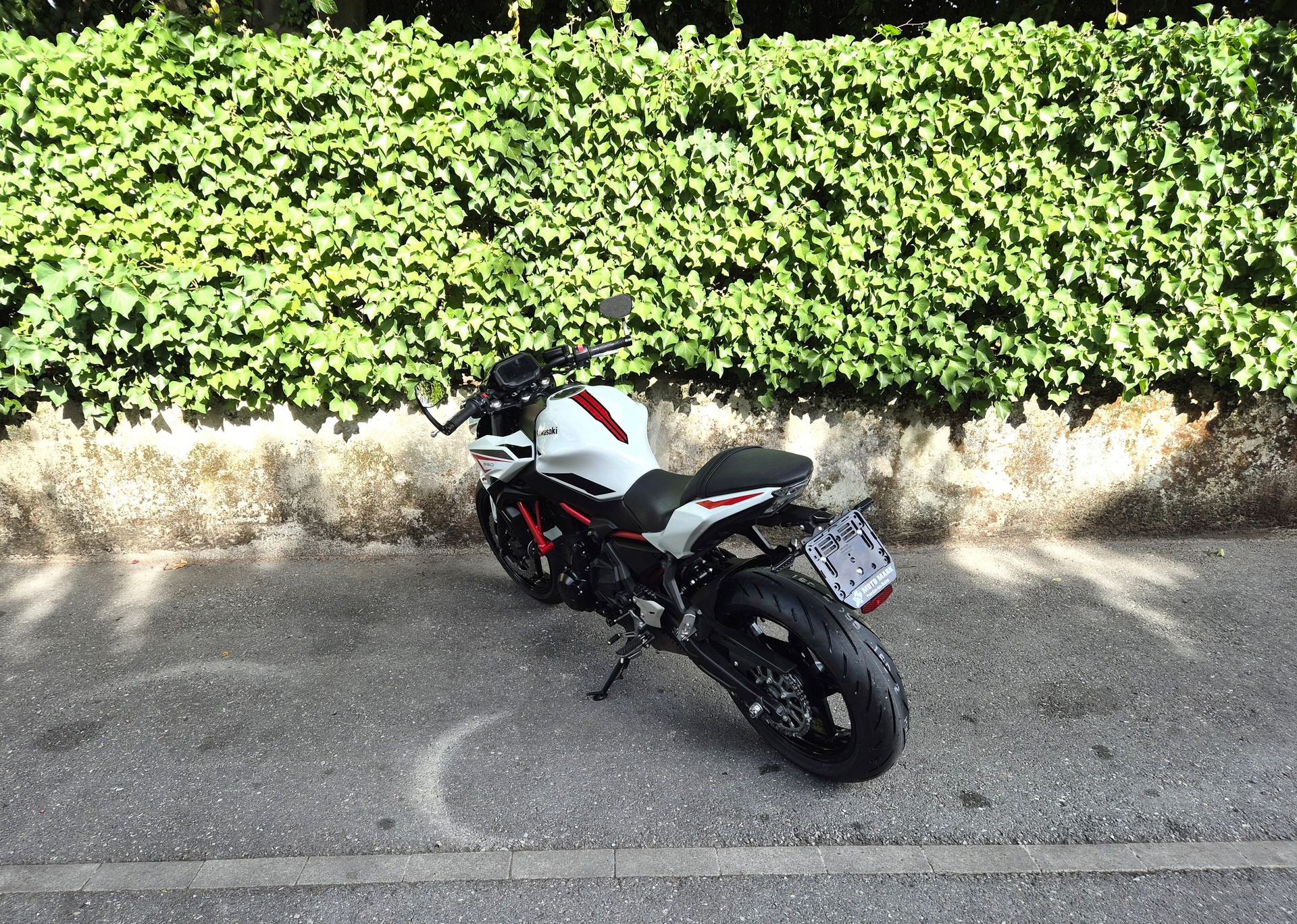 KAWASAKI Z 650 (35kW)-showroom-element-2