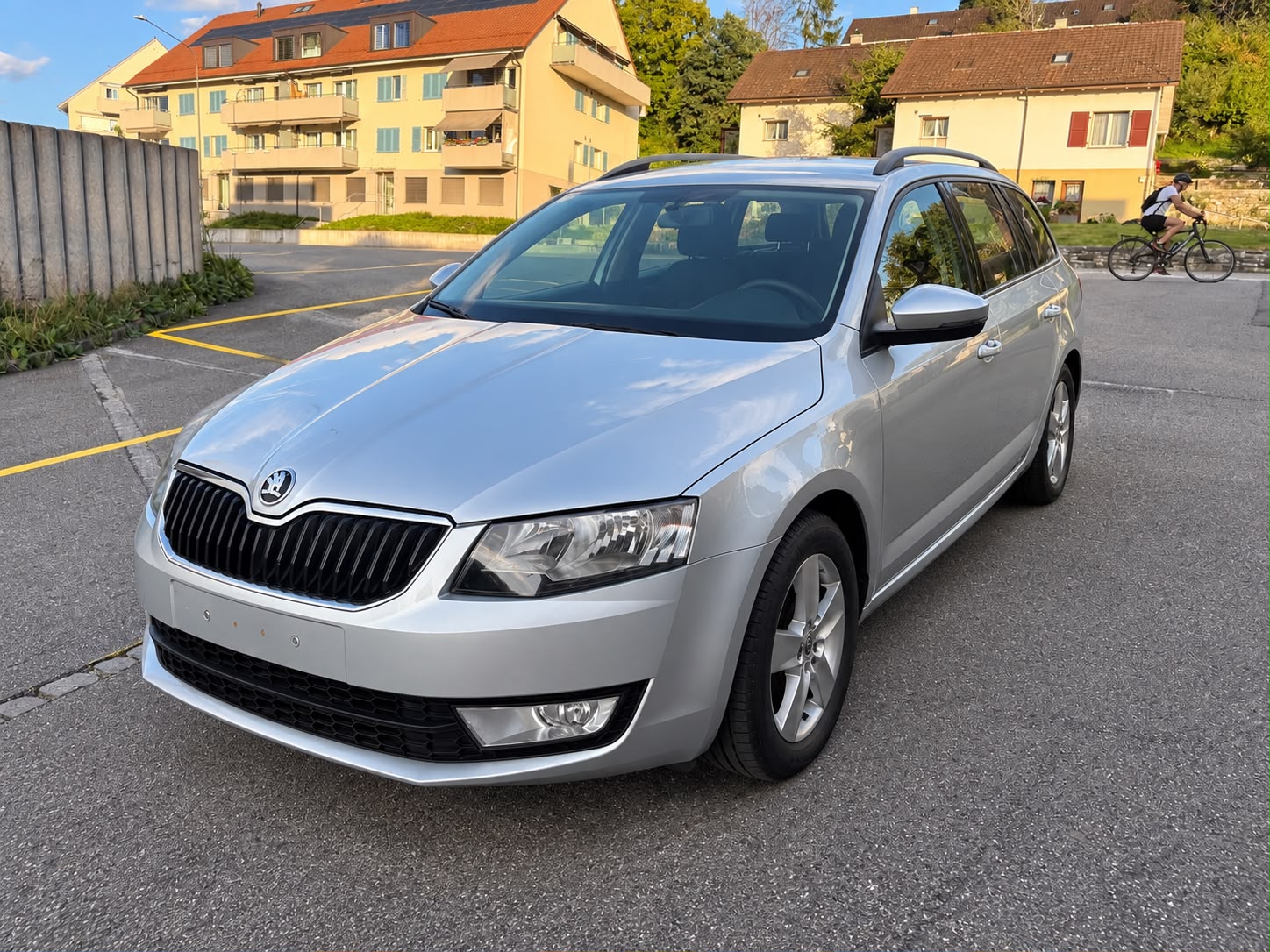 SKODA Octavia Combi 1.6 TDI Elegance 4x4-image-1