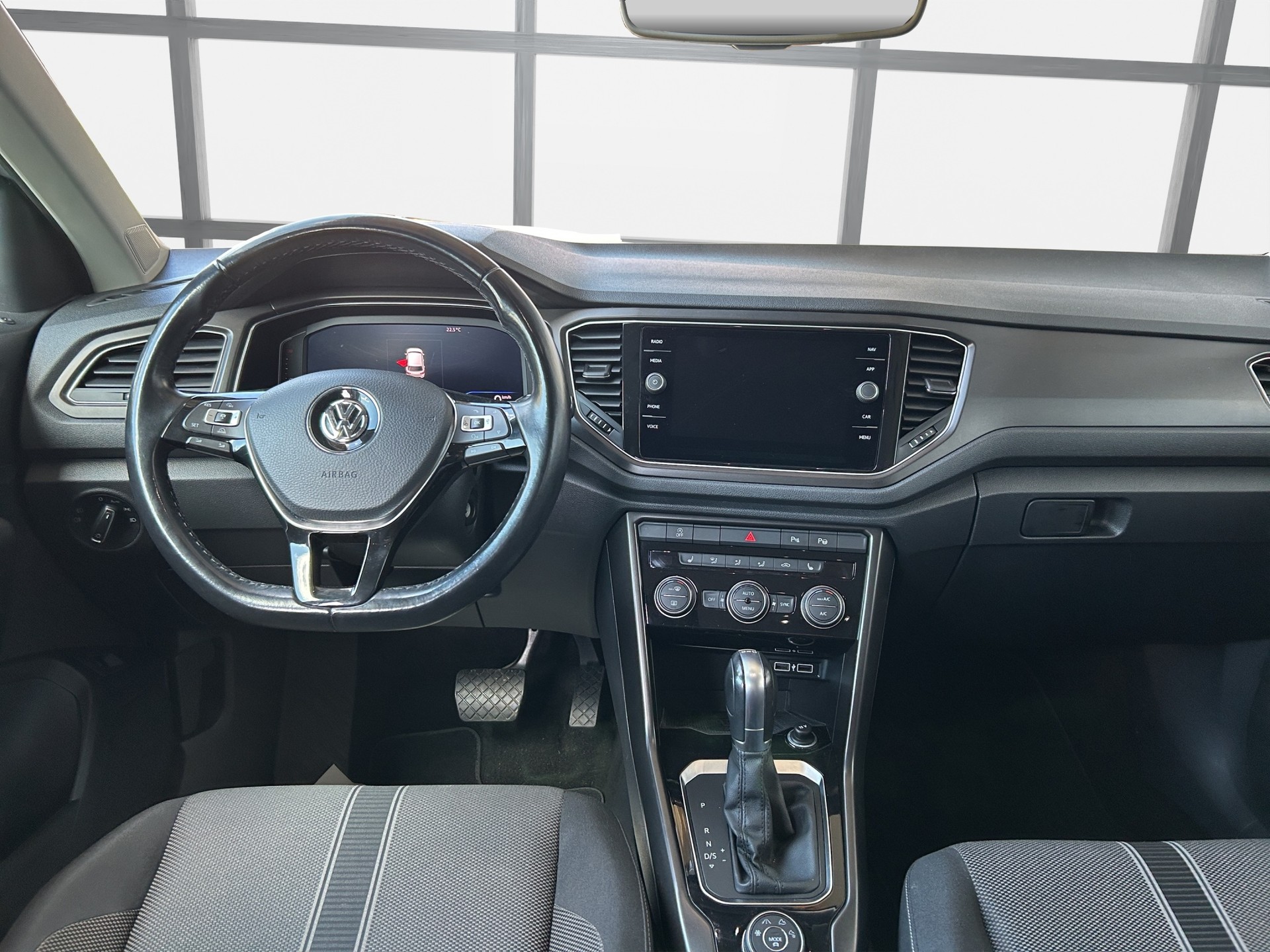 VW T-Roc 2.0 TSI Advance DSG 4Motion-image-7