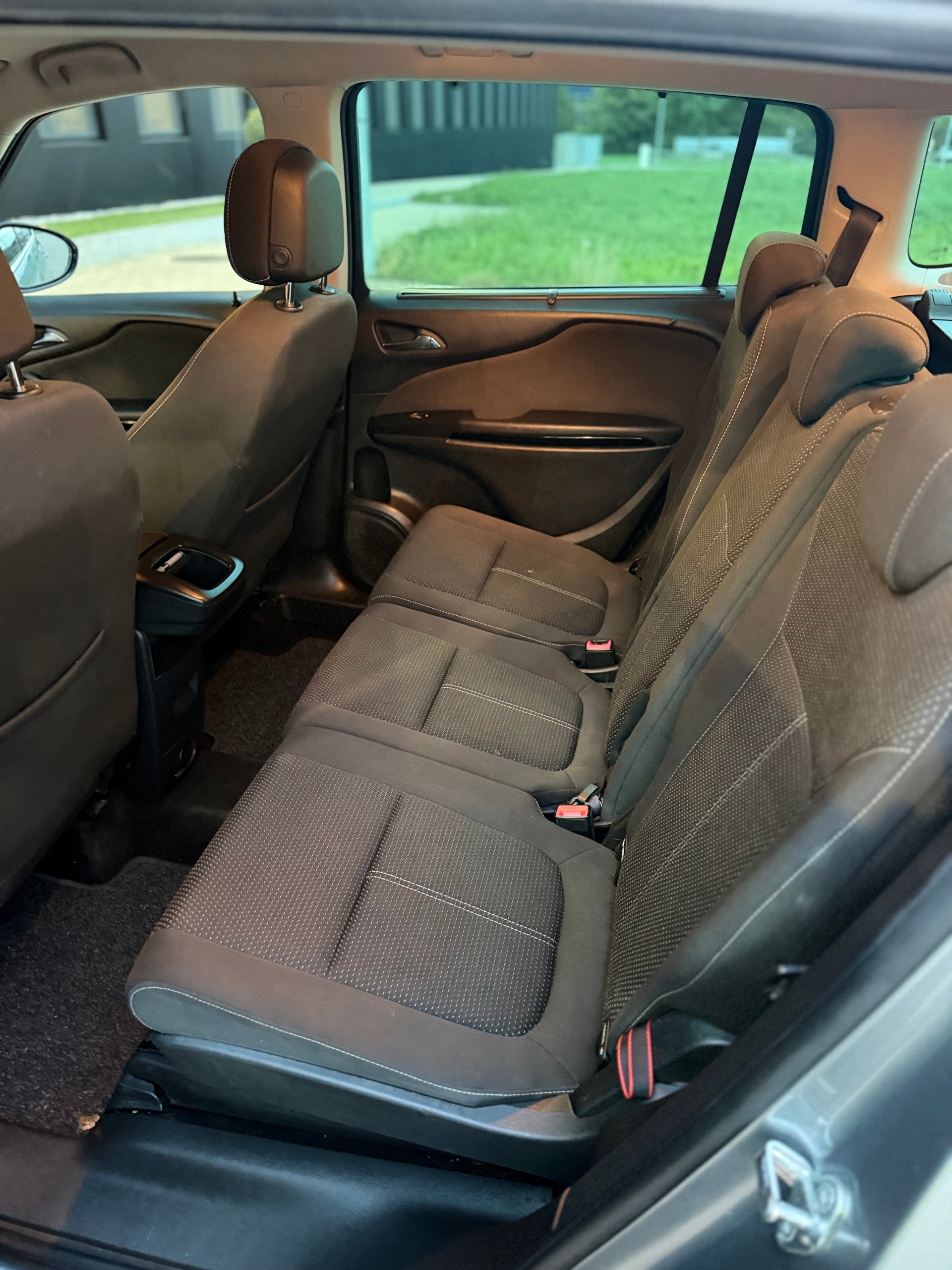 OPEL Zafira Tourer 1.4i 16V Turbo-image-8