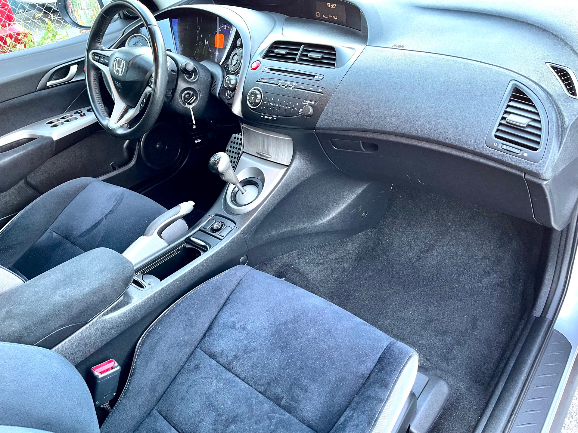 HONDA Civic 1.8i Sport-image-13