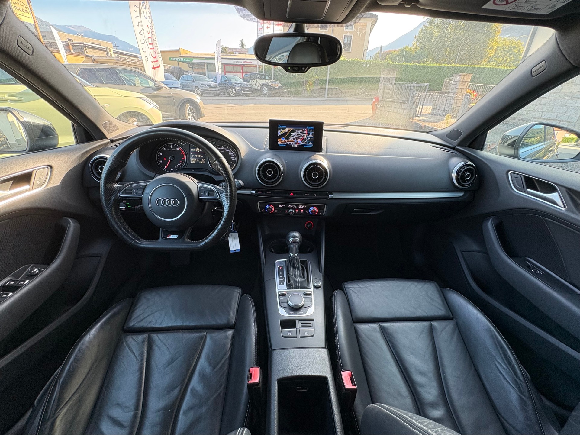 AUDI A3 Sportback 1.8 TFSI Ambition S-tronic-image-13