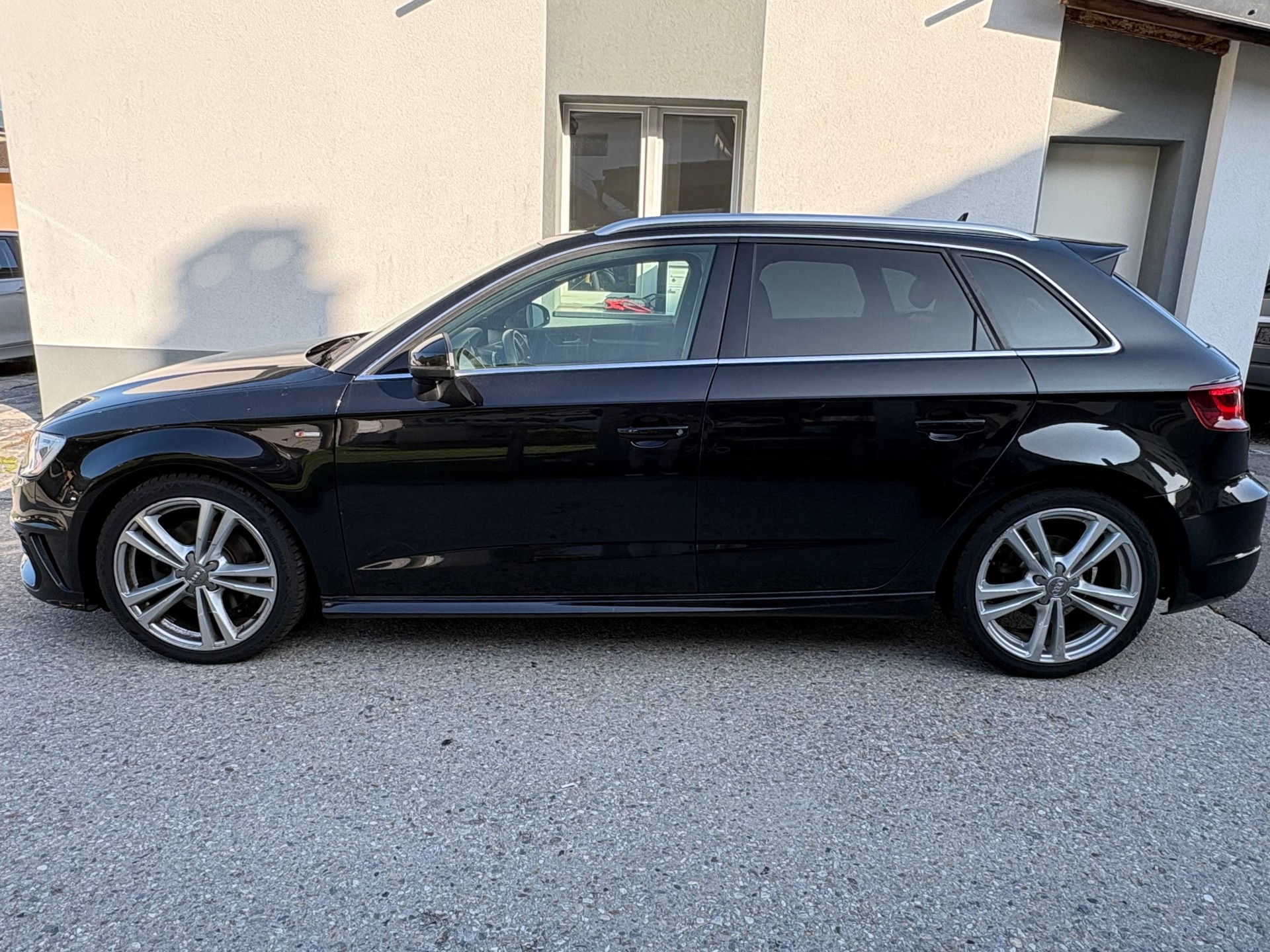 AUDI A3 Sportback 1.8 TFSI Ambition S-tronic-image-4