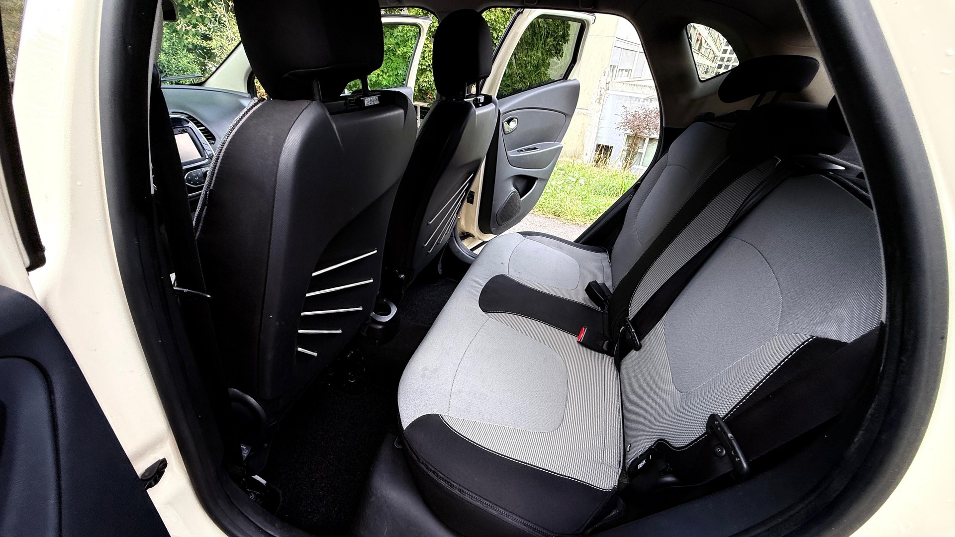 RENAULT Captur 1.5 dCi Dynamique EDC 2014-image-10
