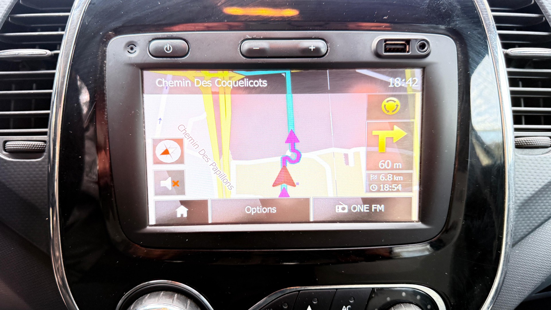 RENAULT Captur 1.5 dCi Dynamique EDC 2014-image-15
