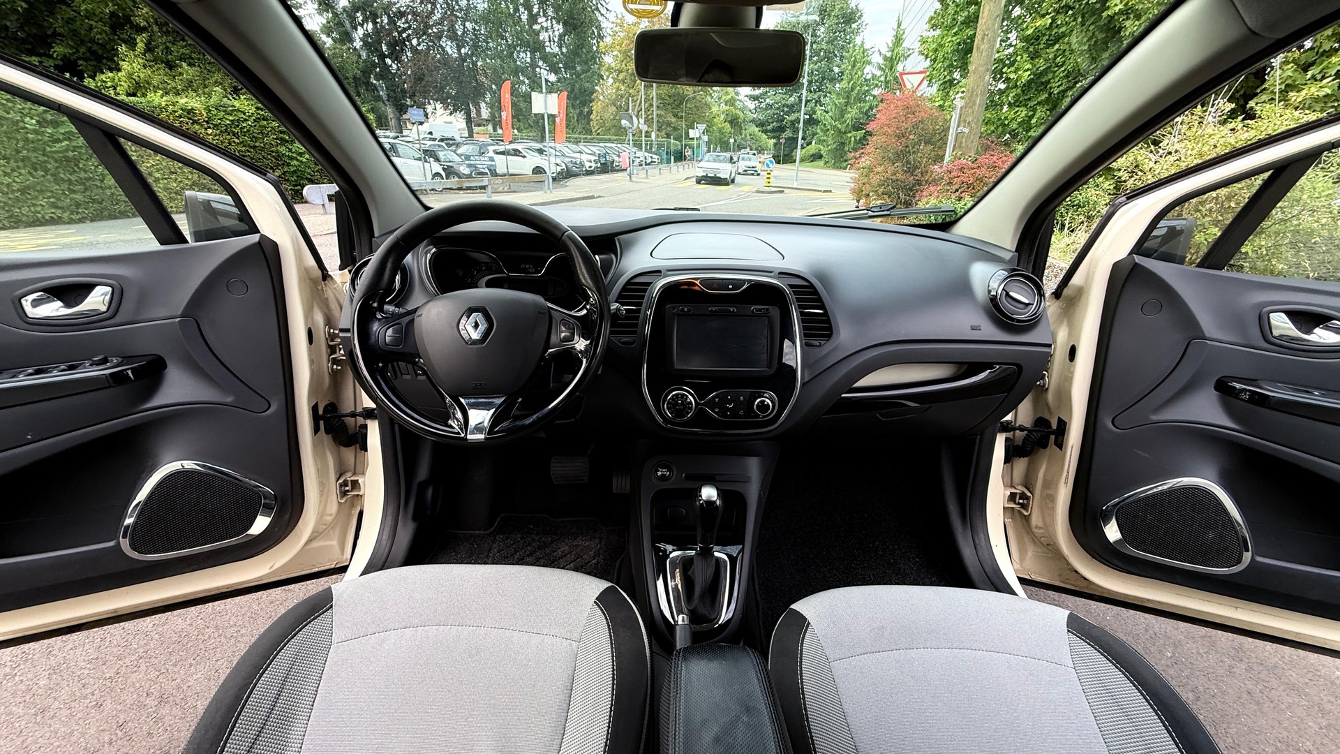 RENAULT Captur 1.5 dCi Dynamique EDC 2014-image-7