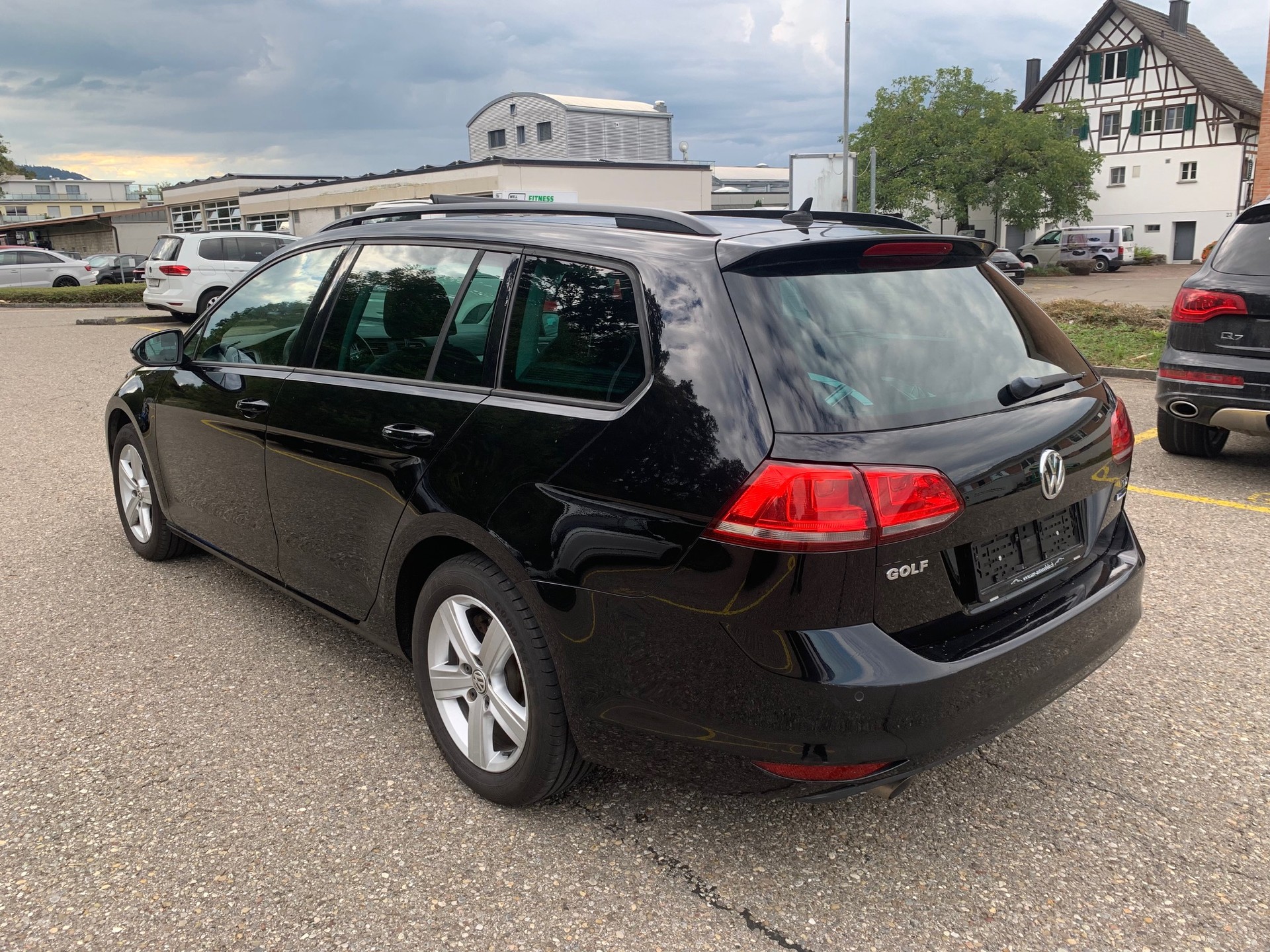 VW Golf Variant 1.6 TDI Comfortline DSG-image-1