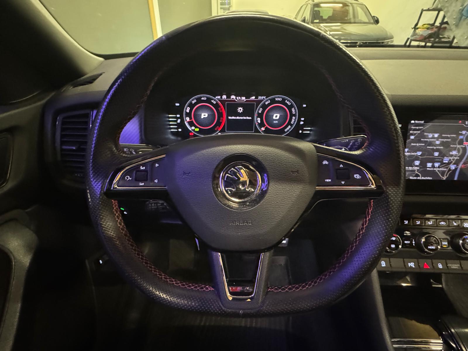 SKODA Kodiaq 2.0 Bi-TDI SCR RS 4x4 DSG-image-16