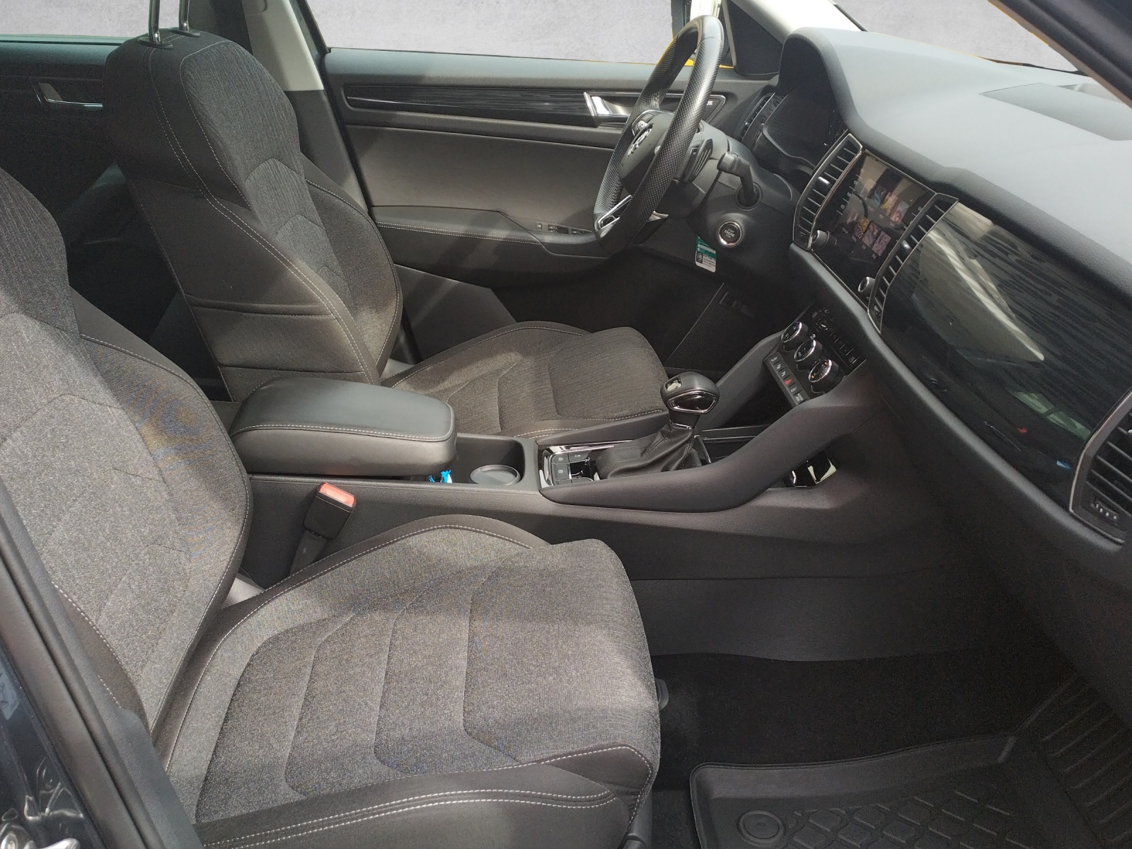 SKODA Kodiaq 2.0 TDI CR Style 4x4 DSG-image-12