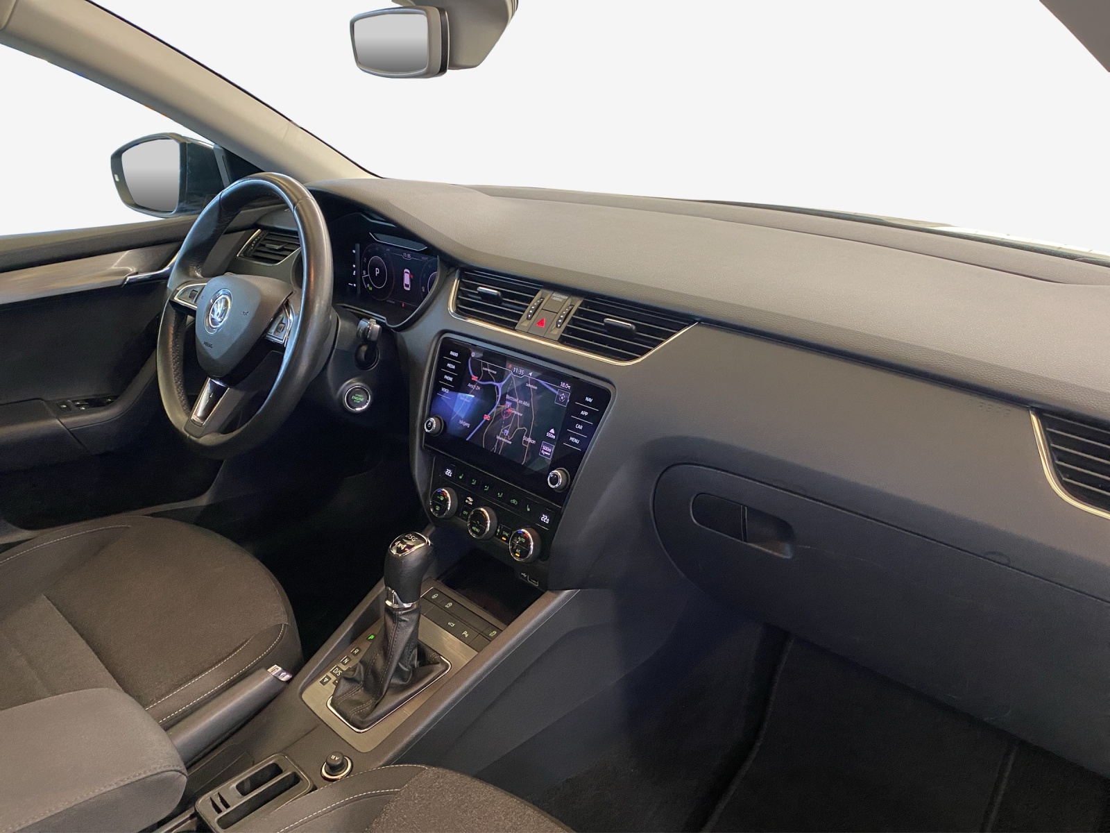 SKODA Octavia Combi 2.0 TDI Soleil 4x4 DSG-image-13