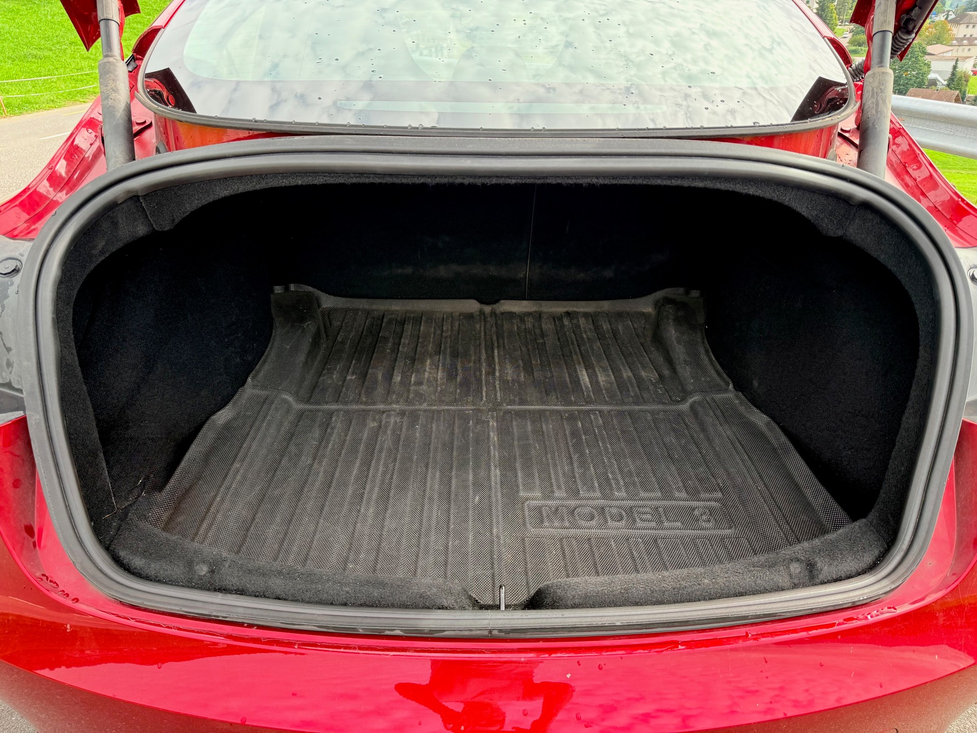 TESLA Performance Free Supercharging for life-image-6