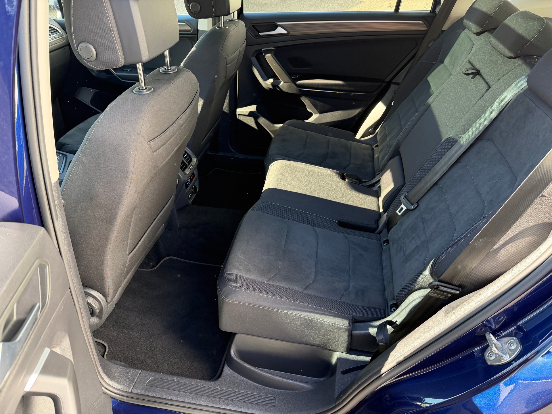 VW Tiguan Allspace 2.0 TDI SCR R-Line 4Motion DSG-image-13