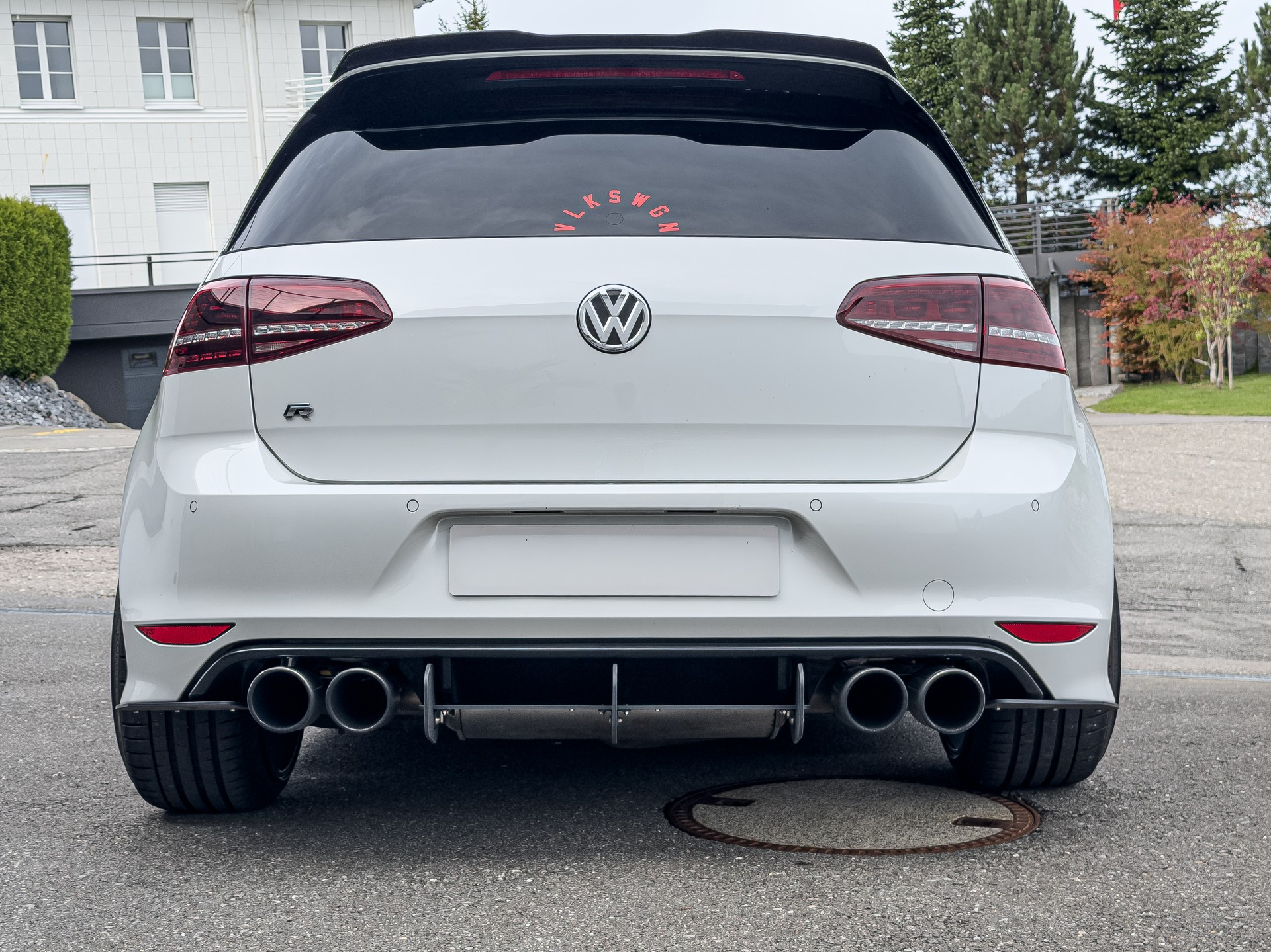 VW 2.0 TSI R DSG 4motion-image-5