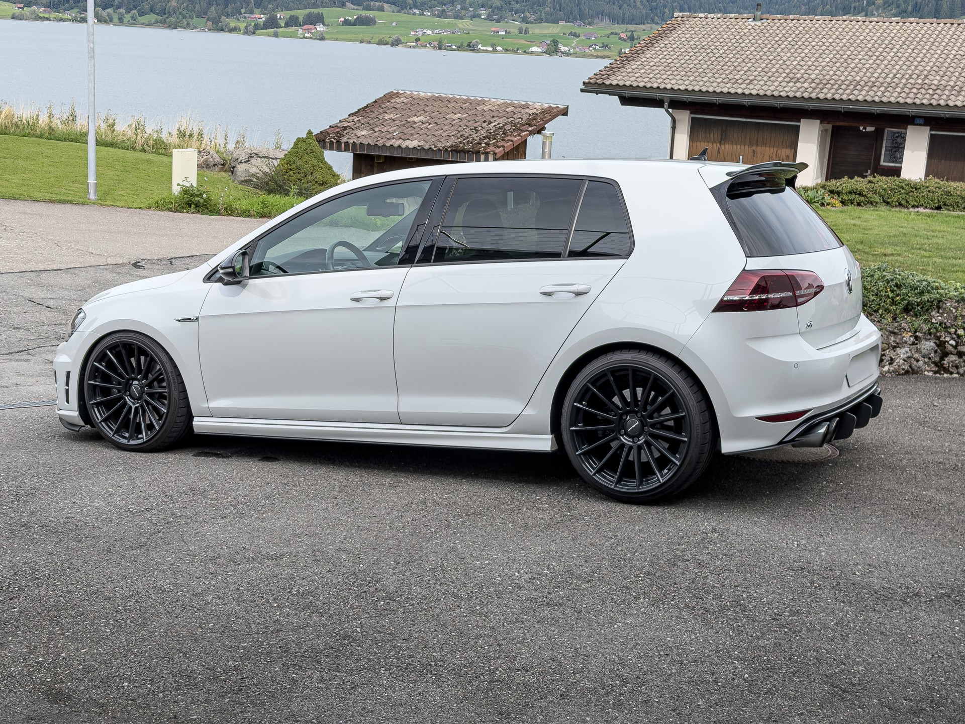 VW 2.0 TSI R DSG 4motion-image-7