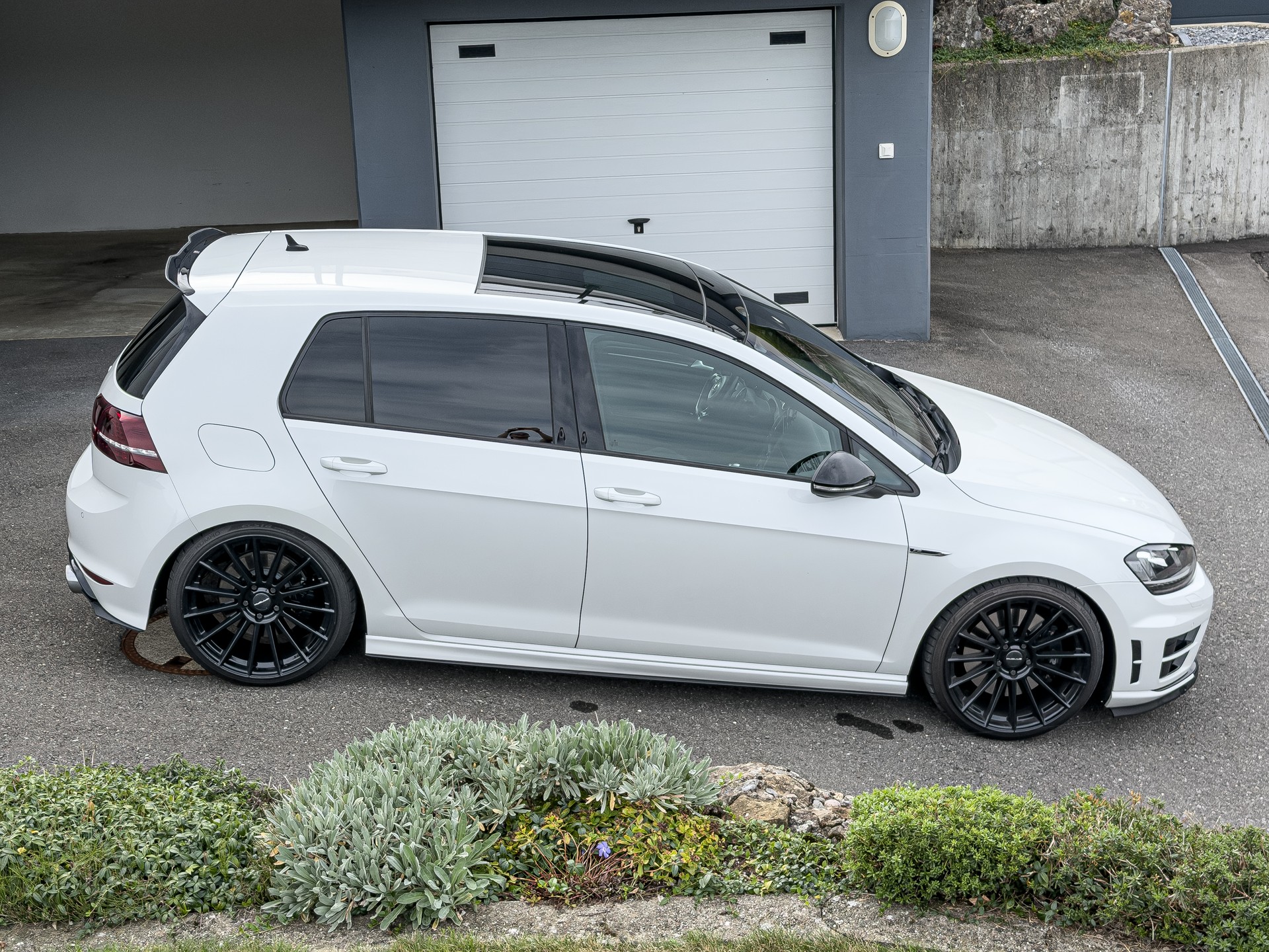 VW 2.0 TSI R DSG 4motion-image-6