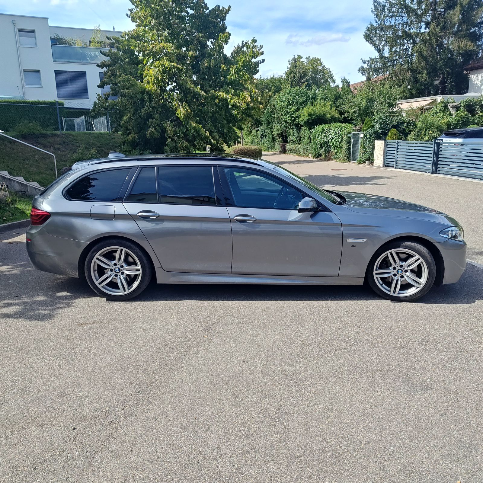 BMW 530d xDrive-image-1