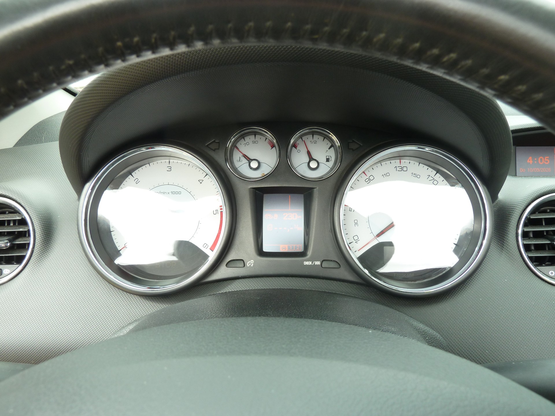 PEUGEOT 308 CC 2.0 HDI Allure-image-10