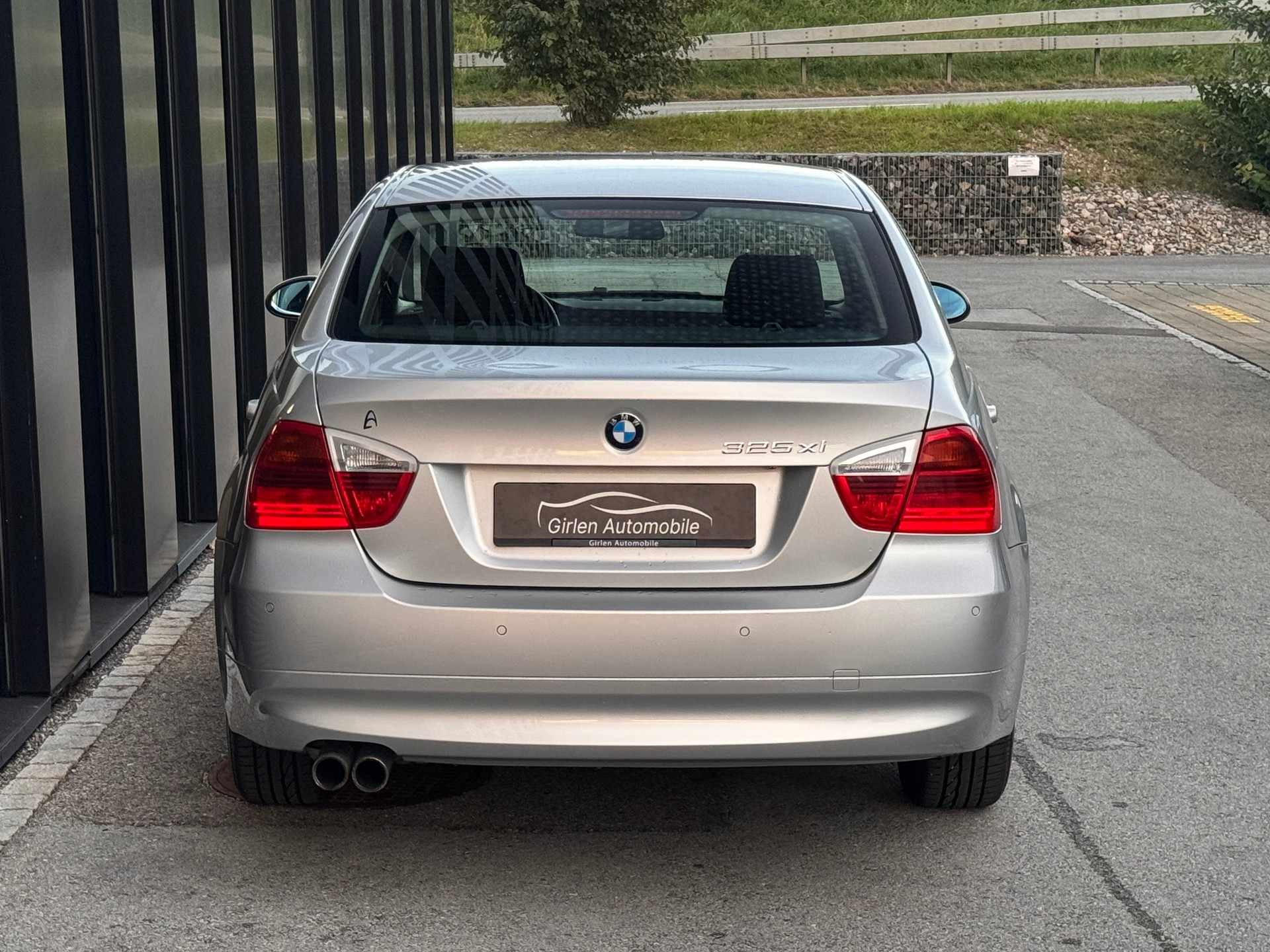 BMW 325xi Steptronic-image-11