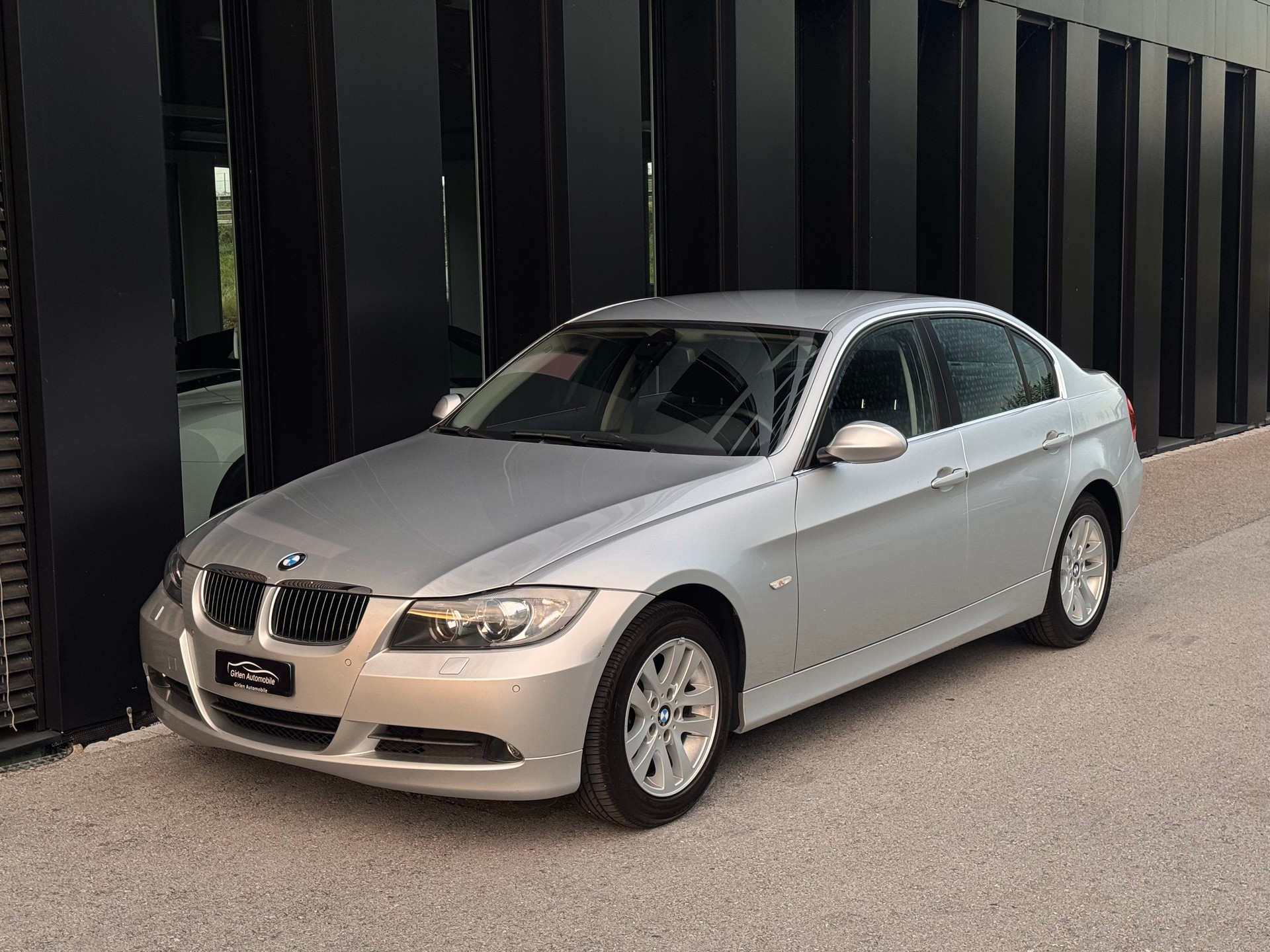 BMW 325xi Steptronic-image-2