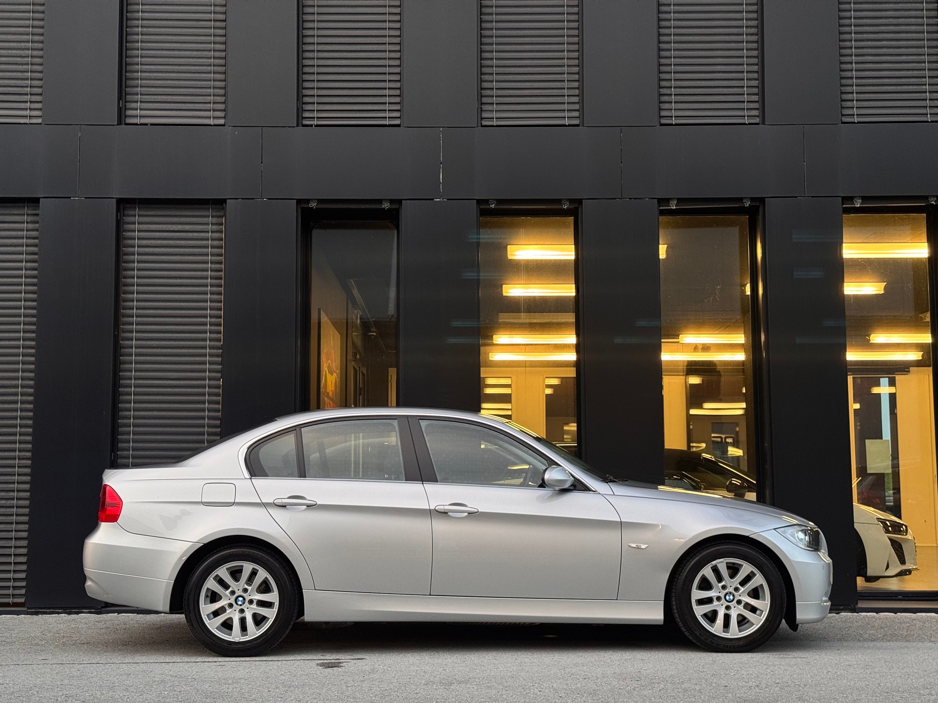 BMW 325xi Steptronic-image-9