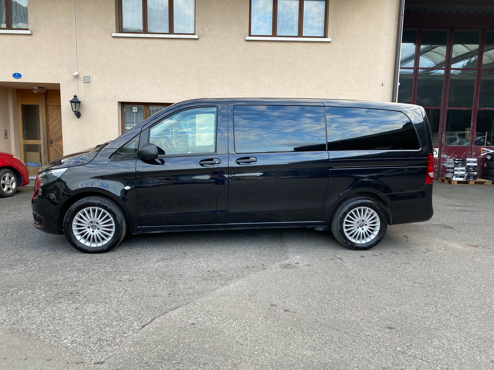 MERCEDES-BENZ Vito 116 BlueTec Tourer Select L 4Matic 7G-Tronic-image-12