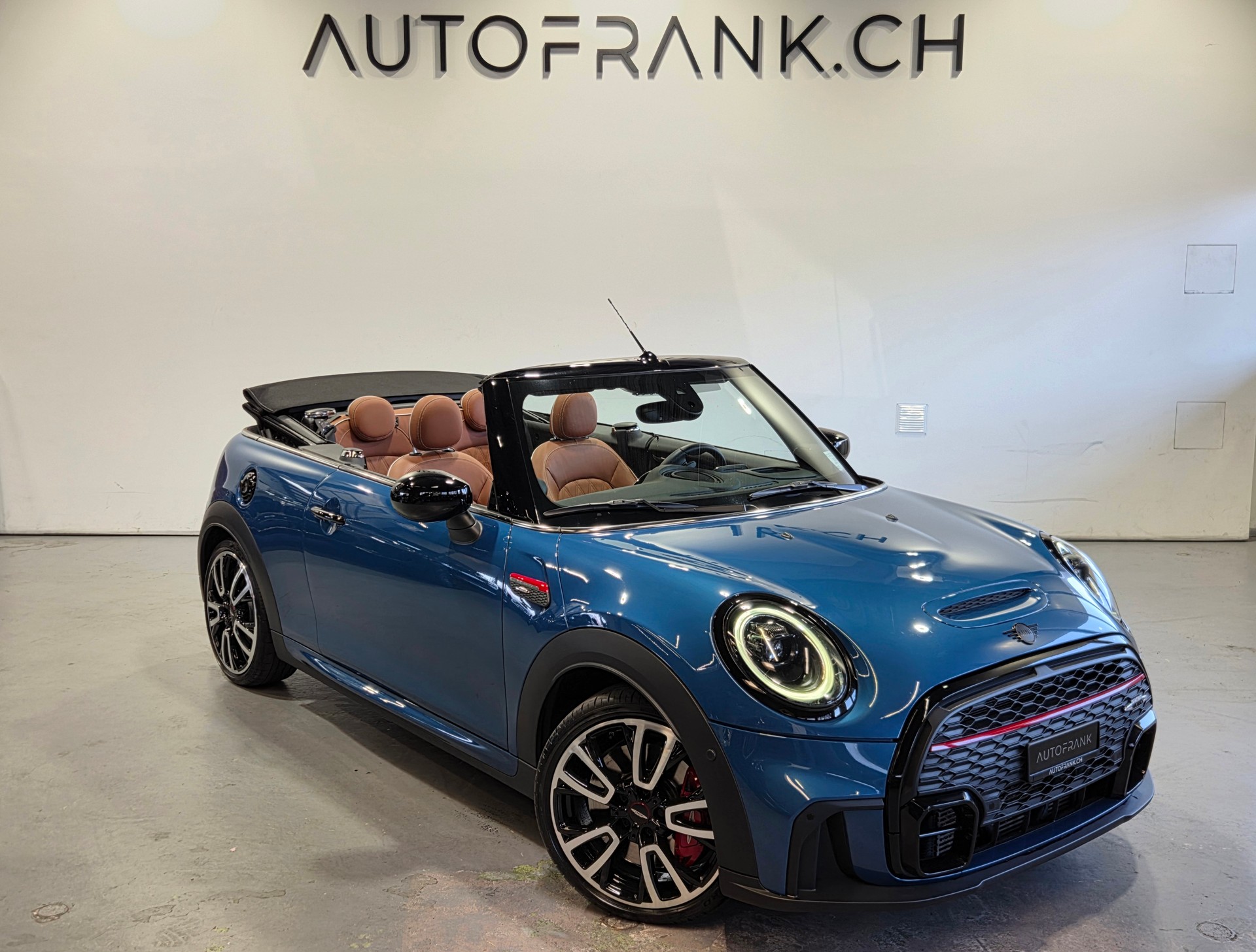 MINI Cabrio F57 2.0i John Cooper Works SAG-showroom-element-3