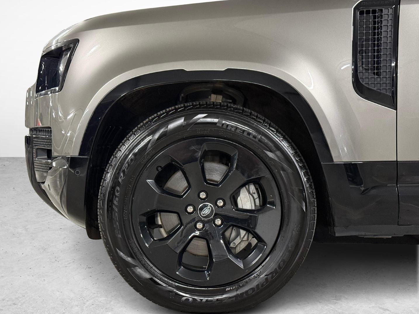 LAND ROVER Defender 110 3.0 D I6 300 X-Dynamic HSE-image-8