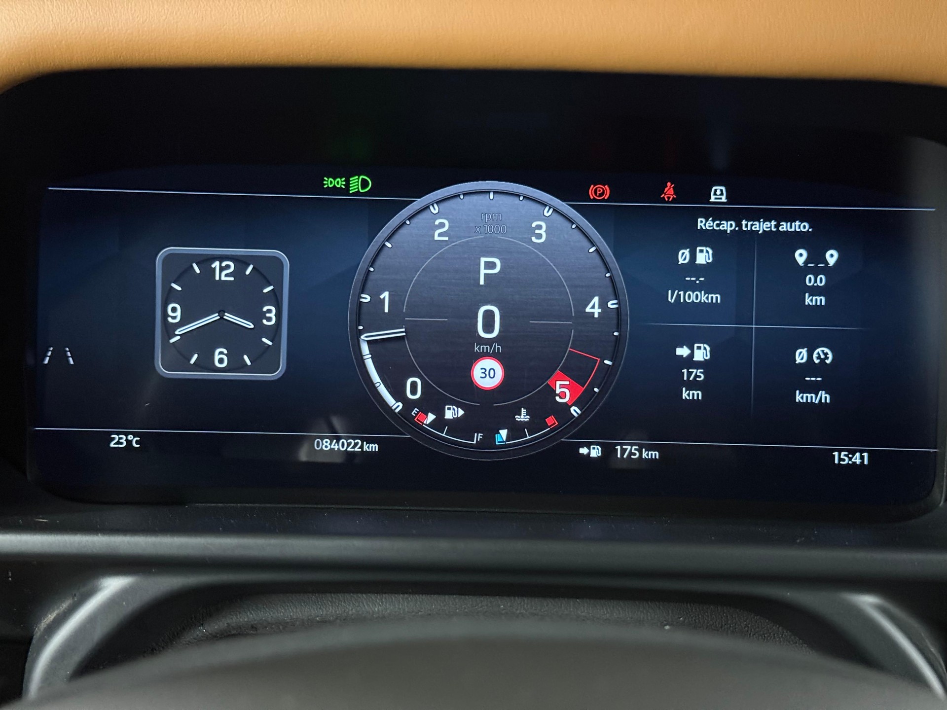 LAND ROVER Defender 110 3.0 D I6 300 X-Dynamic HSE-image-14