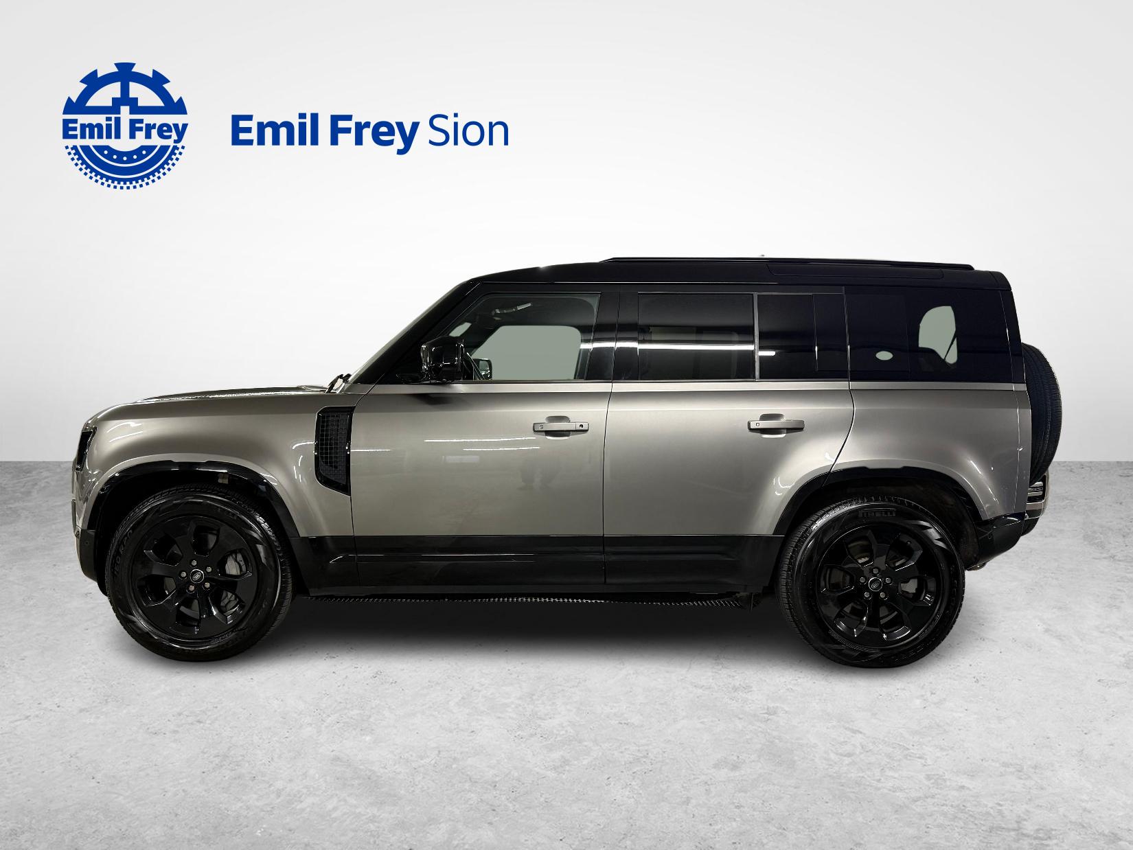 LAND ROVER Defender 110 3.0 D I6 300 X-Dynamic HSE-image-4