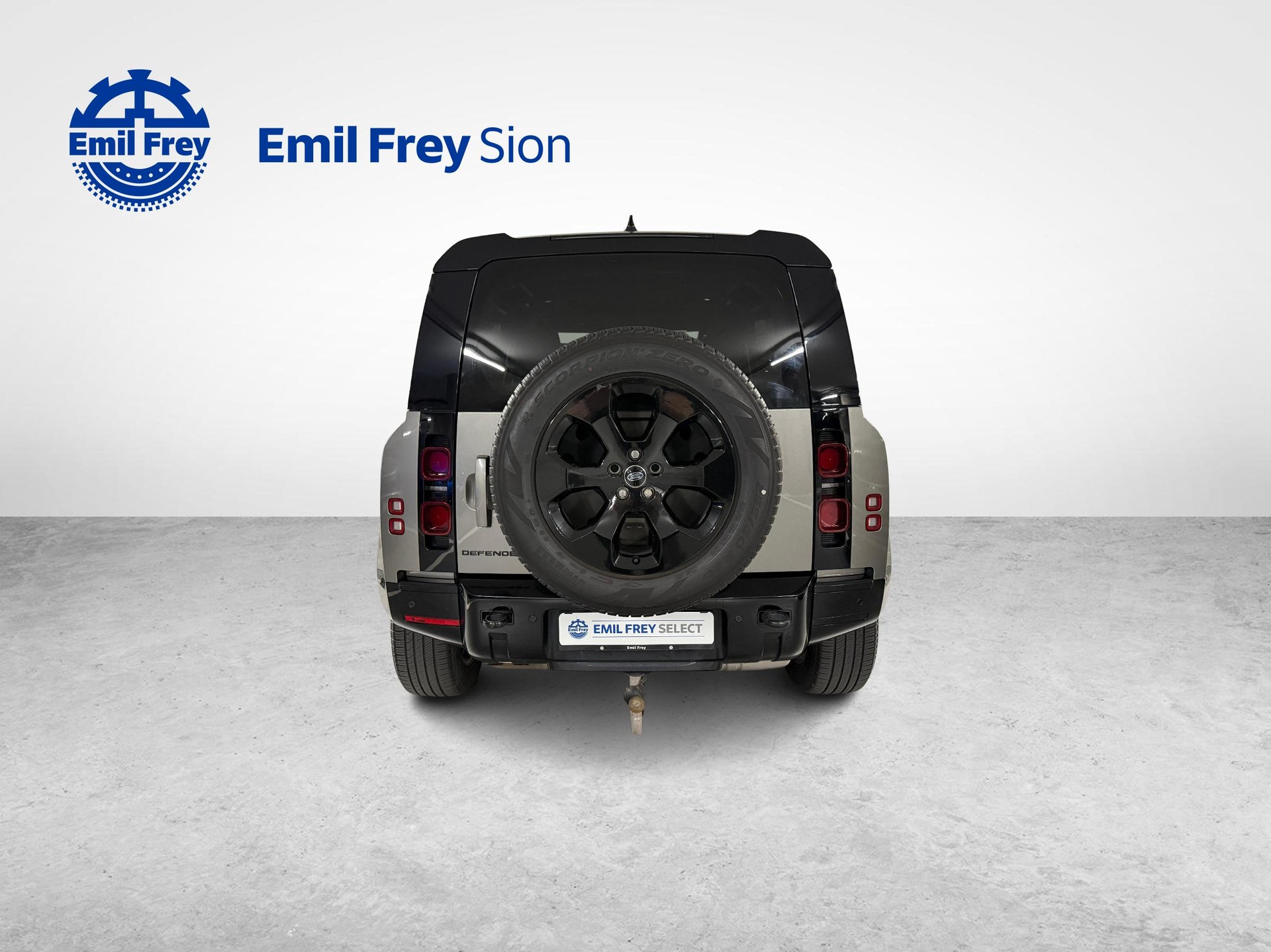LAND ROVER Defender 110 3.0 D I6 300 X-Dynamic HSE-image-6