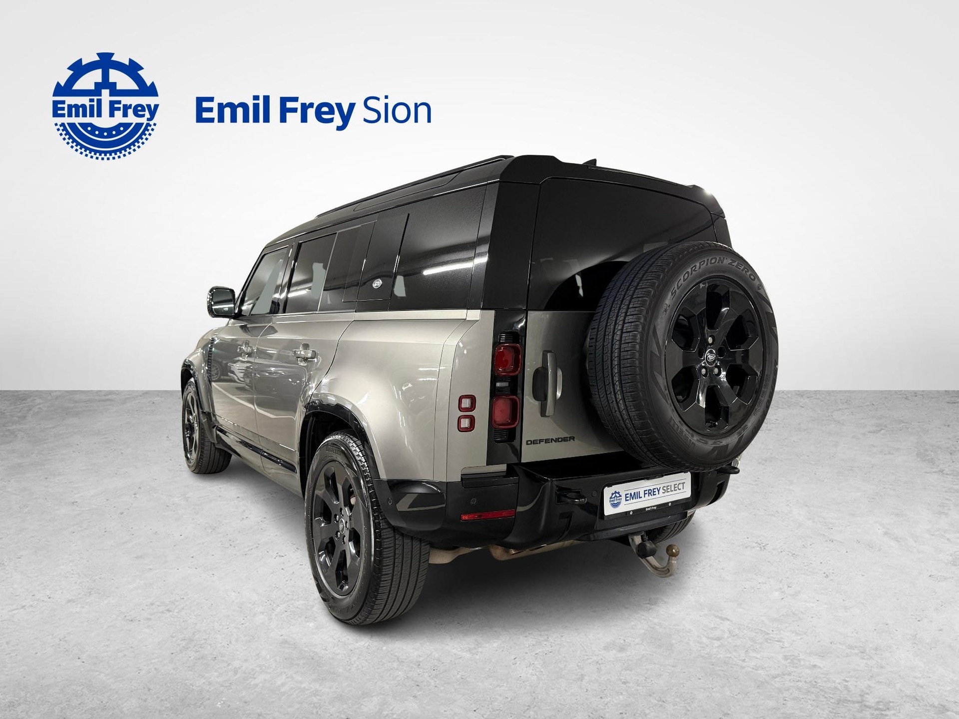 LAND ROVER Defender 110 3.0 D I6 300 X-Dynamic HSE-image-2