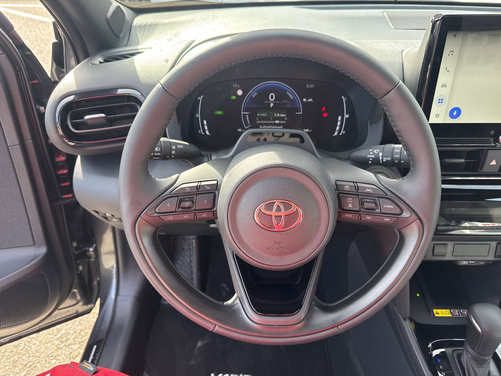 TOYOTA Yaris Cross 1.5 Comfort e-CVT Automat-image-15