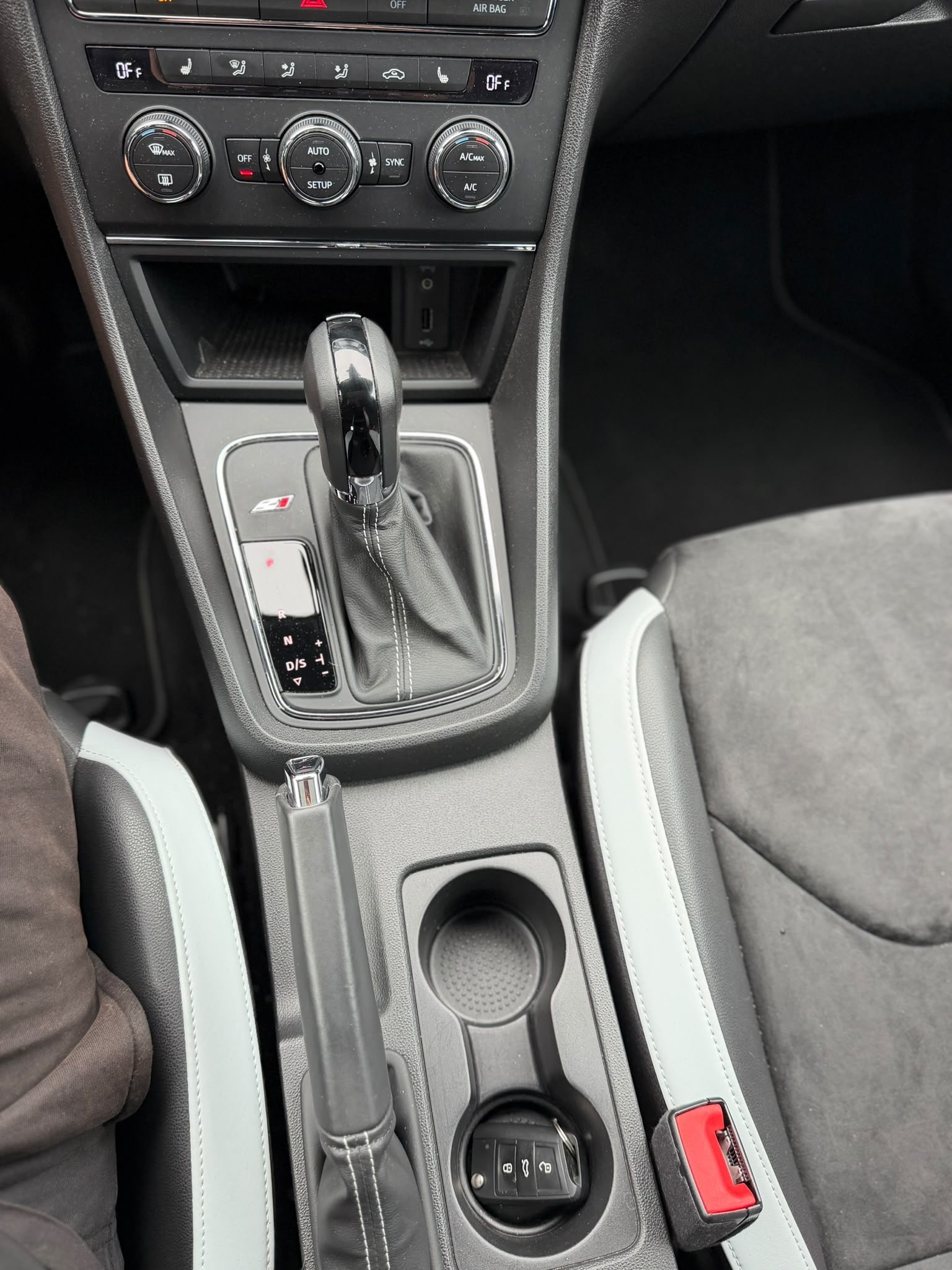 SEAT Leon ST 2.0 TSI Cupra 290 DSG-image-19