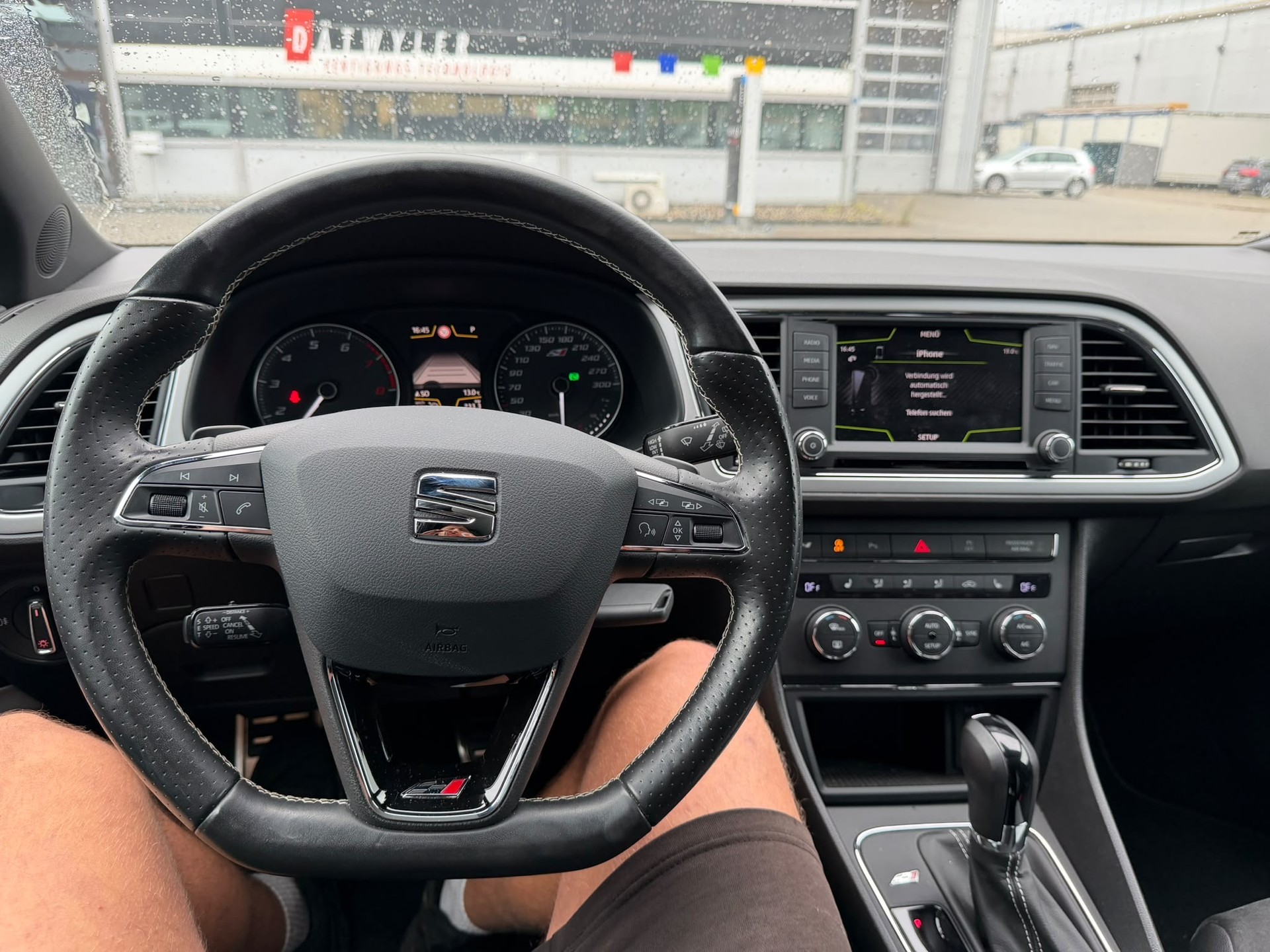 SEAT Leon ST 2.0 TSI Cupra 290 DSG-image-23