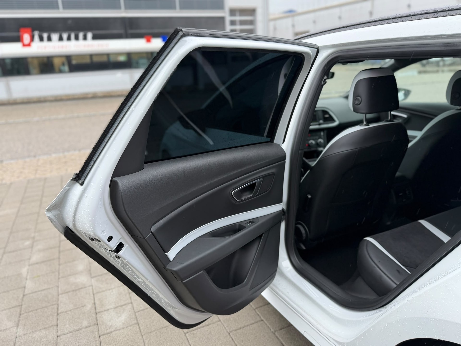 SEAT Leon ST 2.0 TSI Cupra 290 DSG-image-25
