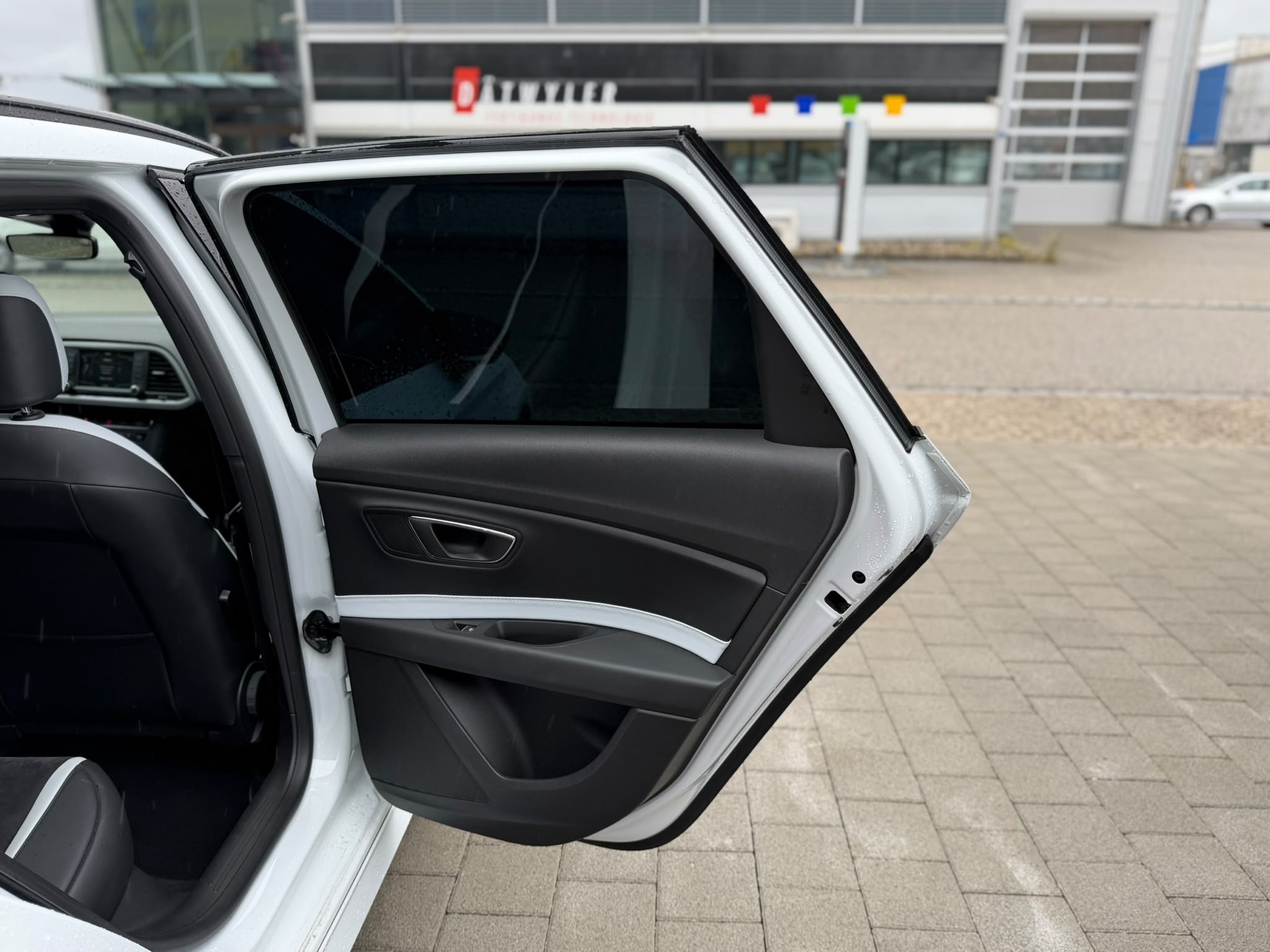SEAT Leon ST 2.0 TSI Cupra 290 DSG-image-26