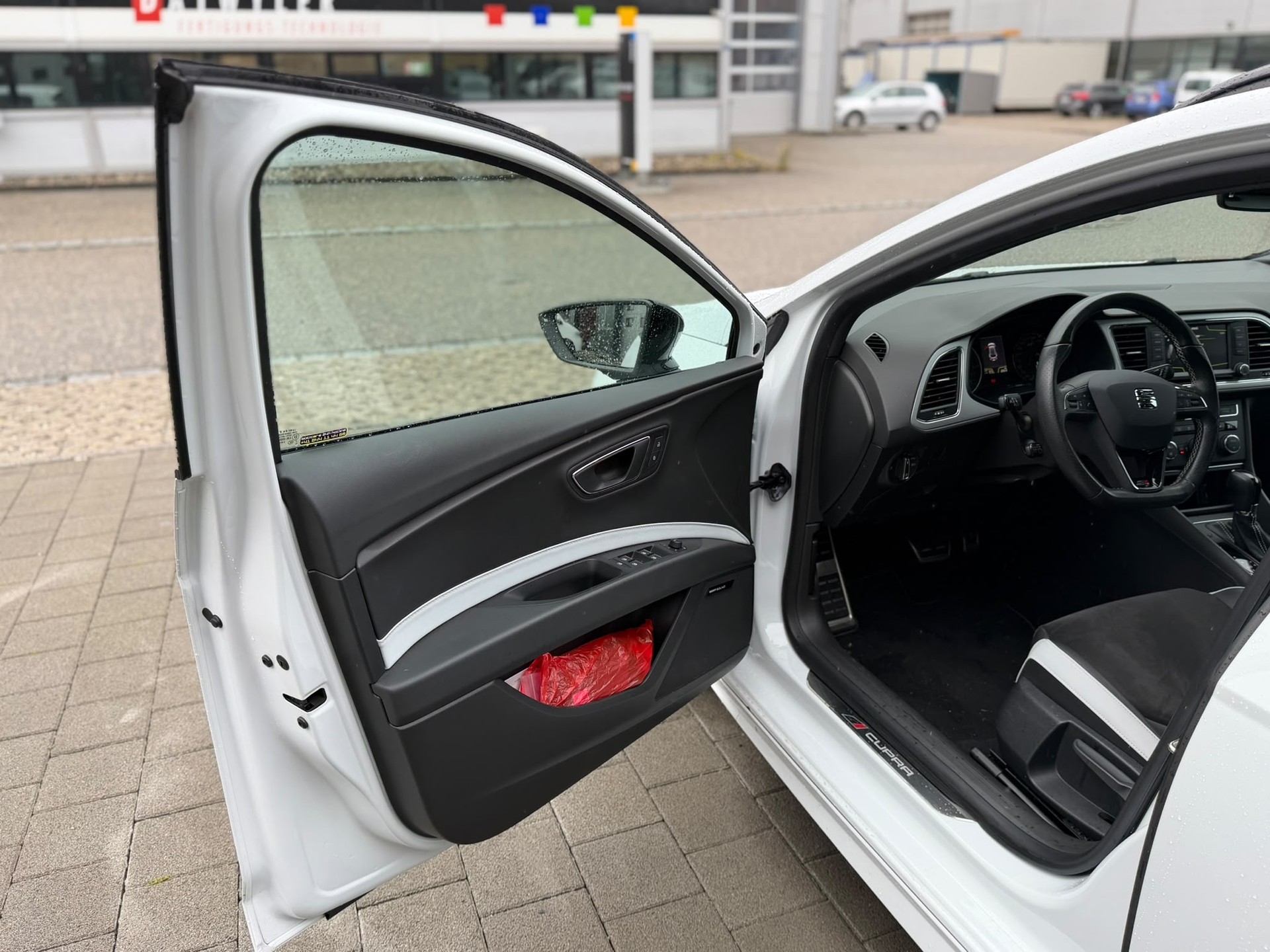 SEAT Leon ST 2.0 TSI Cupra 290 DSG-image-17