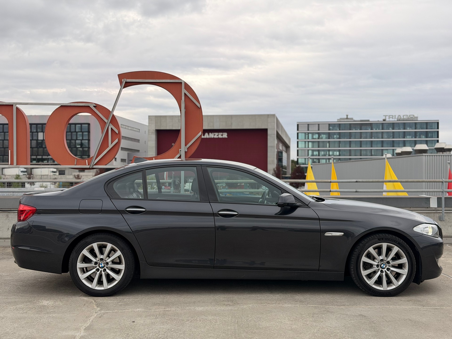 BMW 530d xDrive Steptronic-image-1