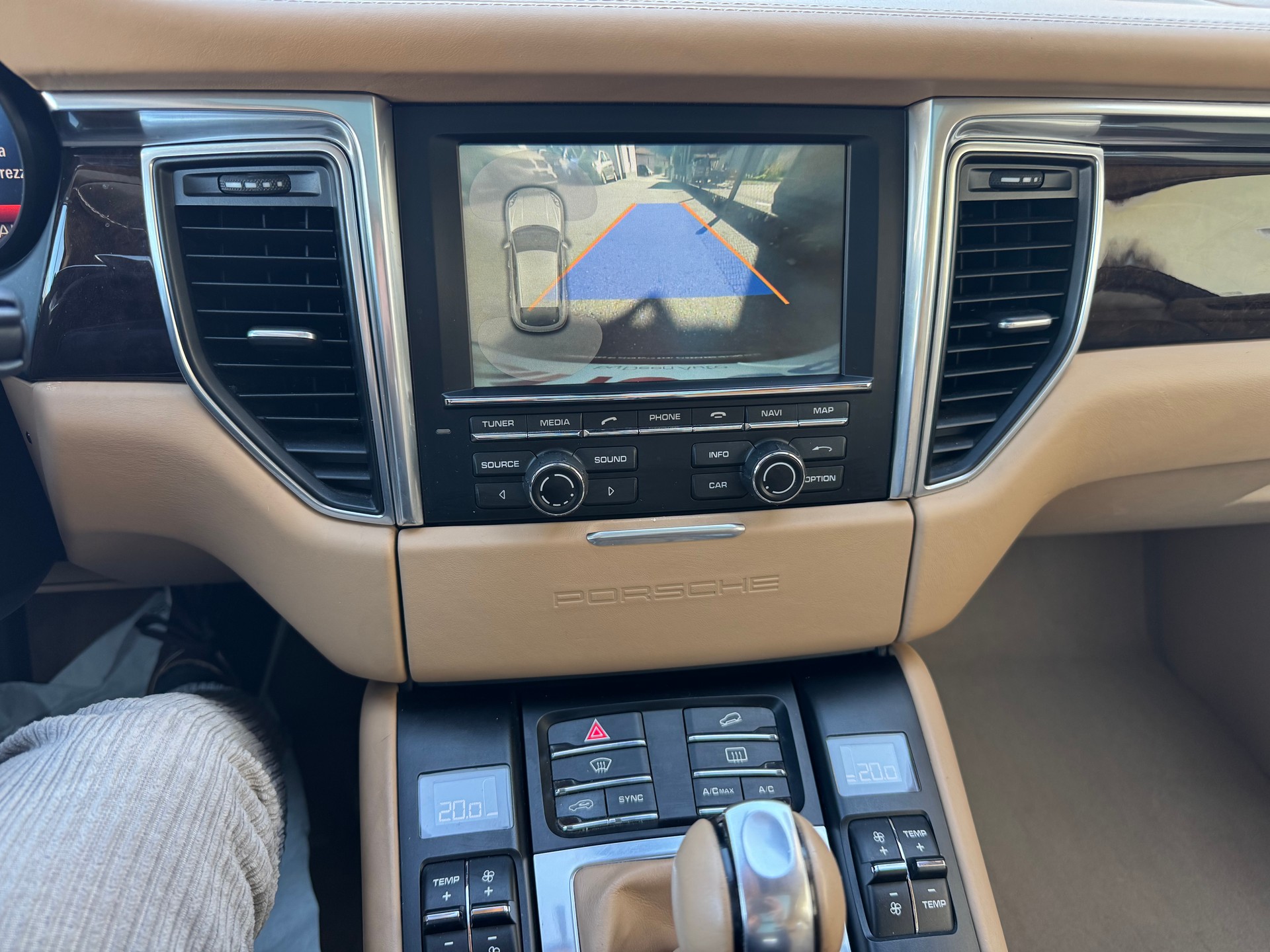 PORSCHE Macan S Diesel PDK Frisch ab MFK-image-12