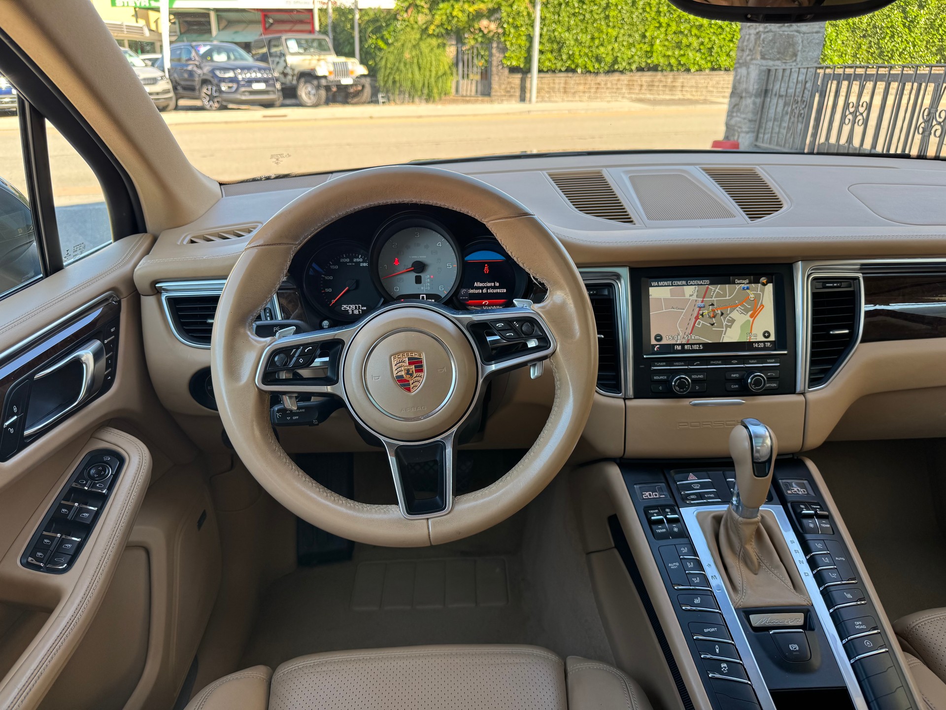 PORSCHE Macan S Diesel PDK Frisch ab MFK-image-10