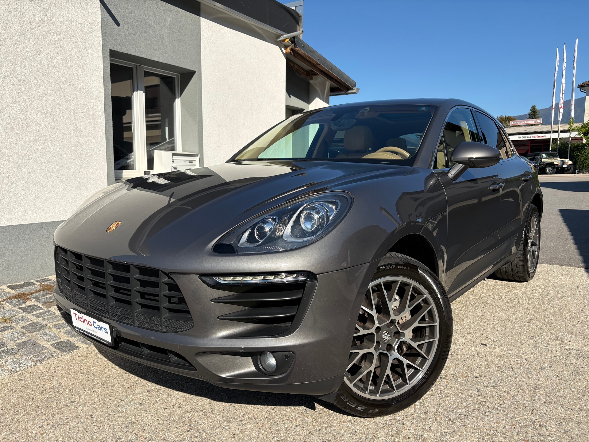PORSCHE Macan S Diesel PDK Frisch ab MFK-image-1