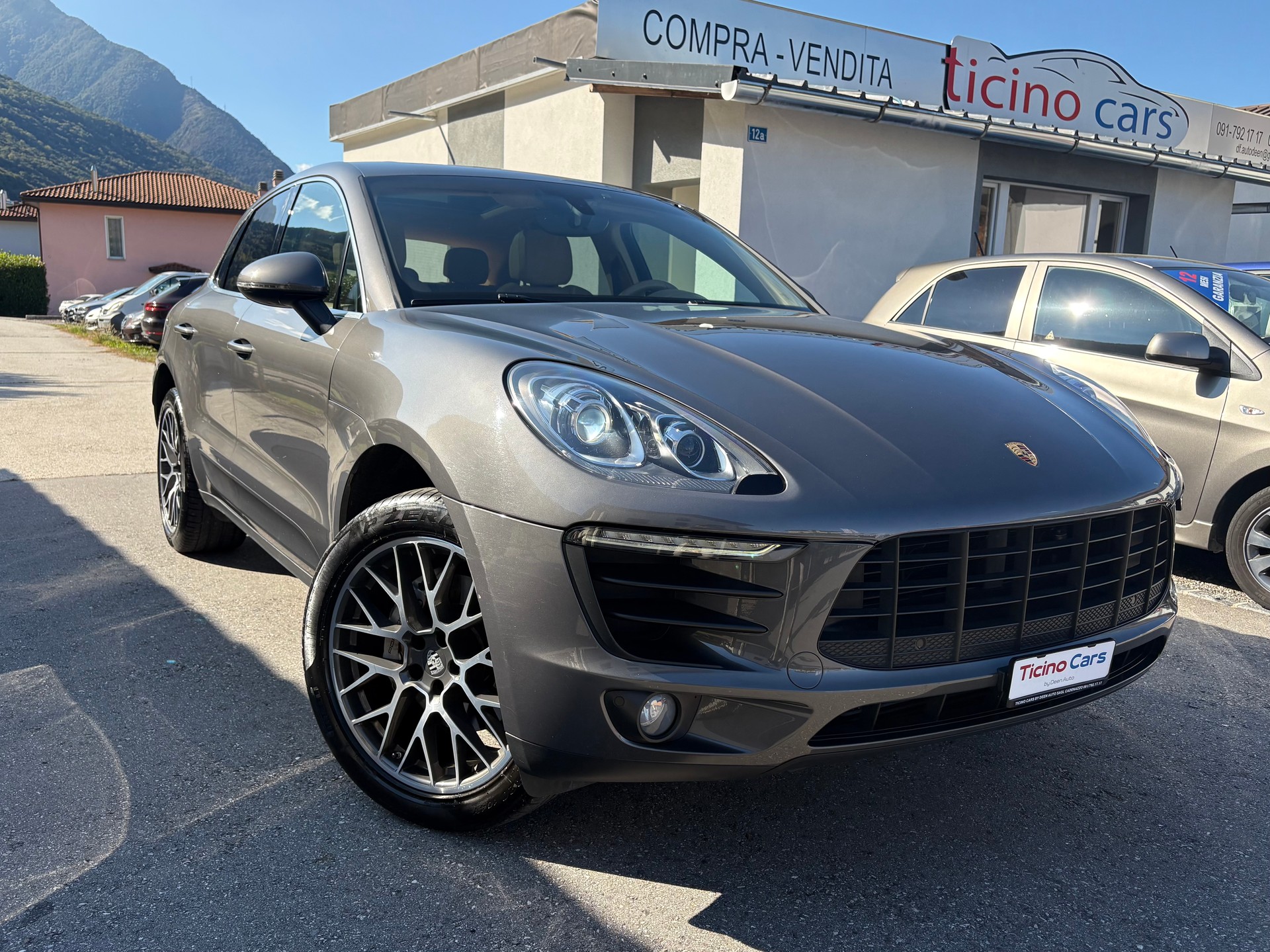 PORSCHE Macan S Diesel PDK Frisch ab MFK-image-0