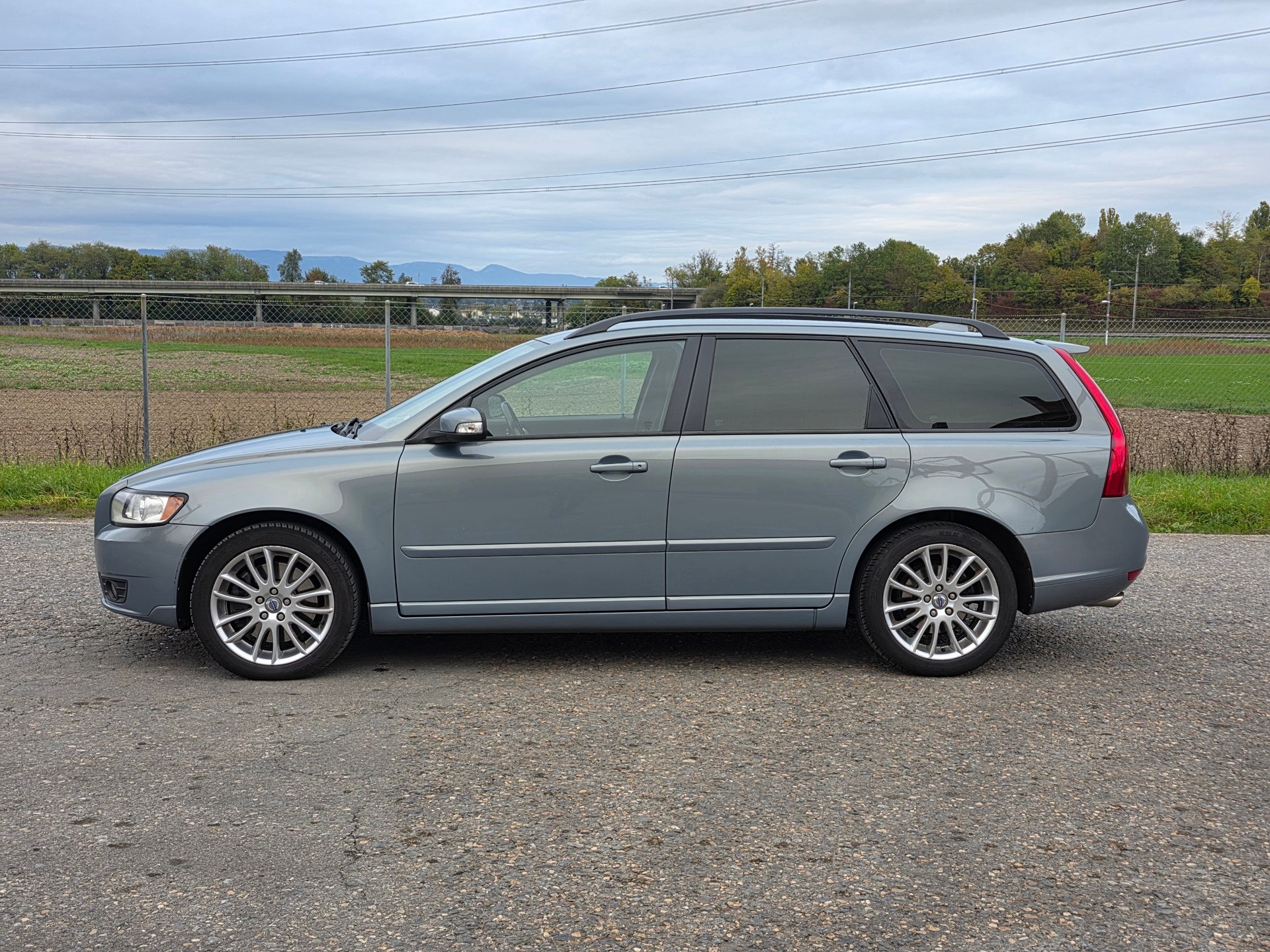 VOLVO V50 D5 Geartronic / Ab Mfk 03.2026 / Winterauto-image-2